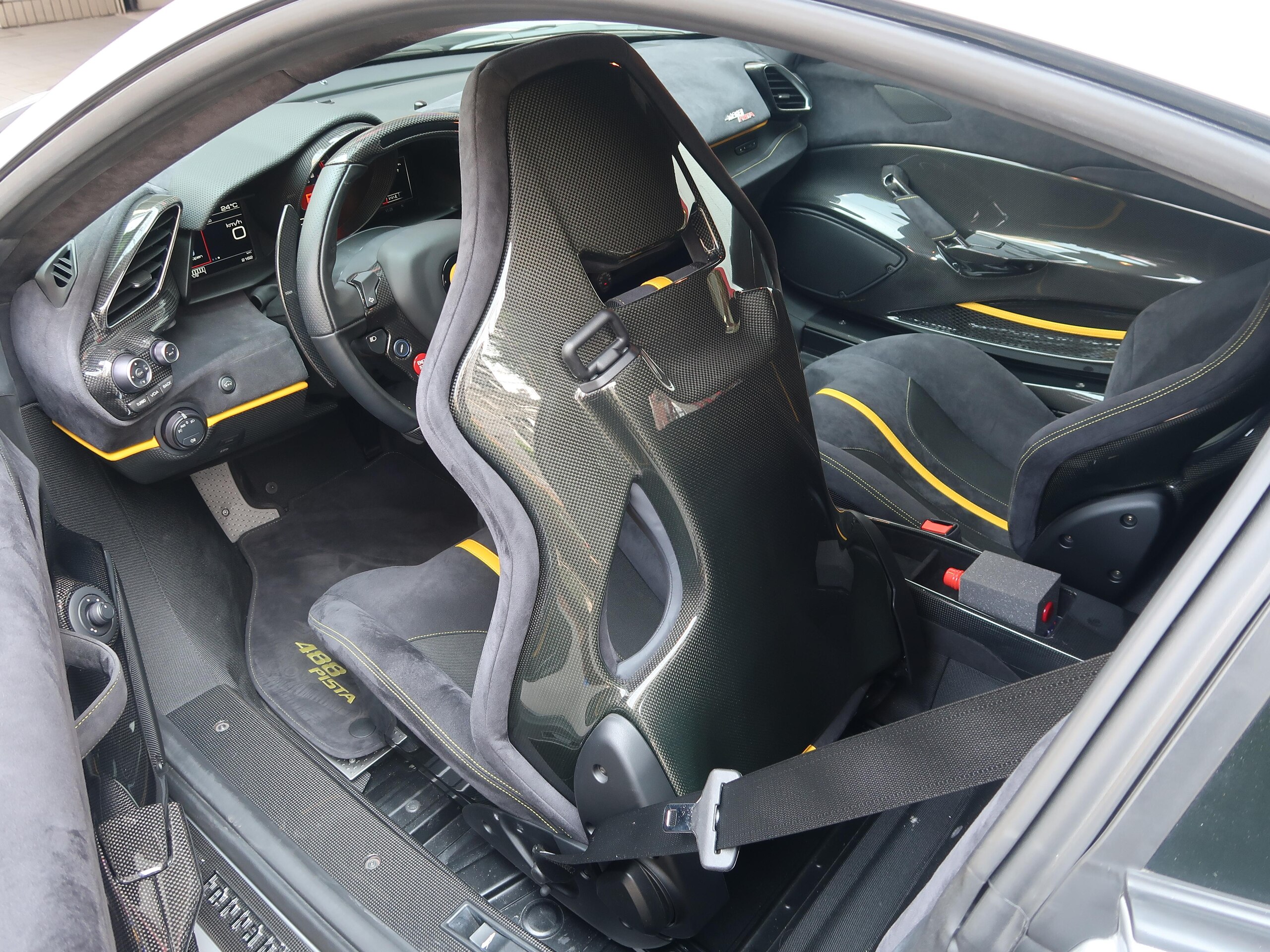 2020 Ferrari 488 Pista — Photo 46 / 53