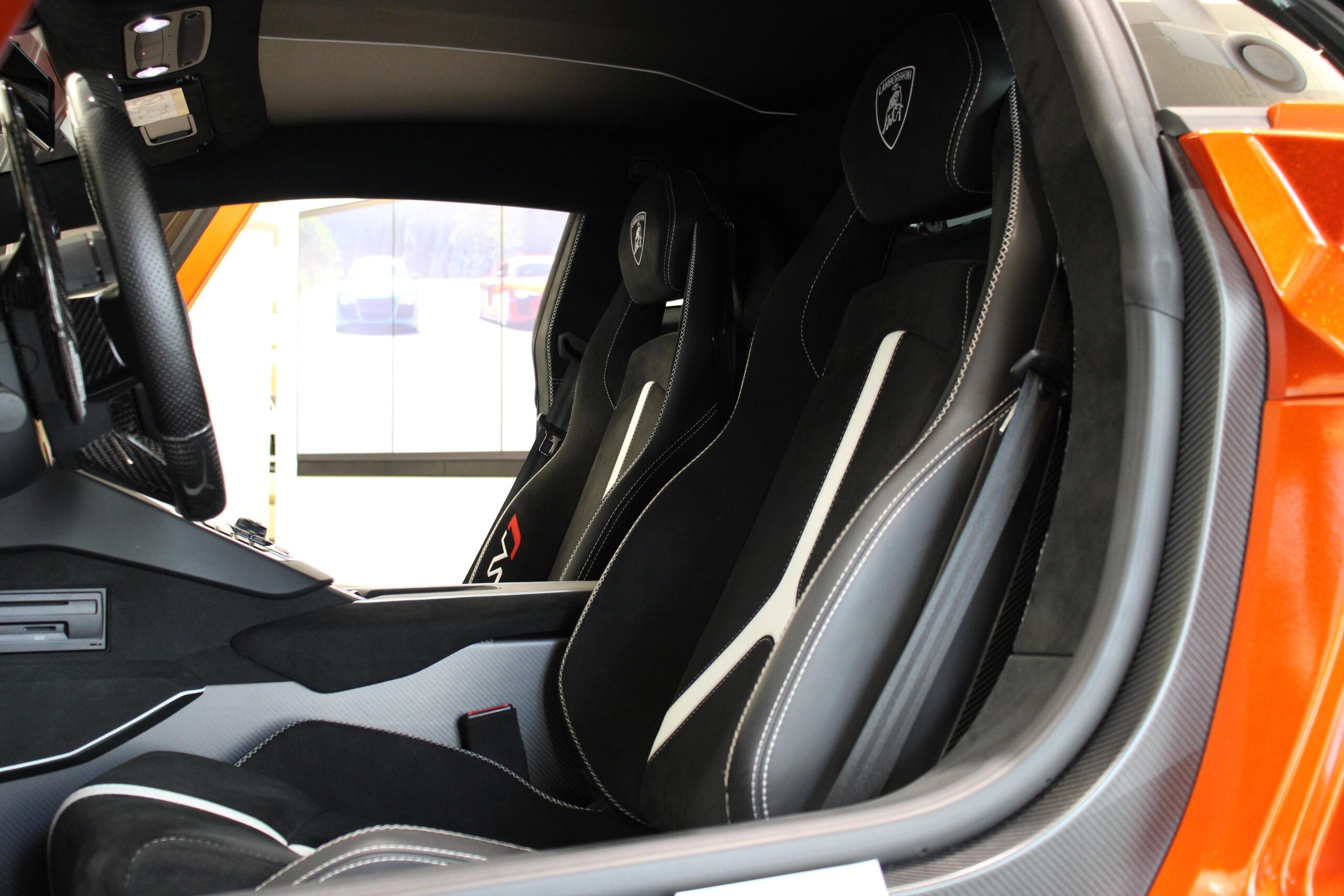 2019 Lamborghini Aventador SVJ — Photo 6 / 24