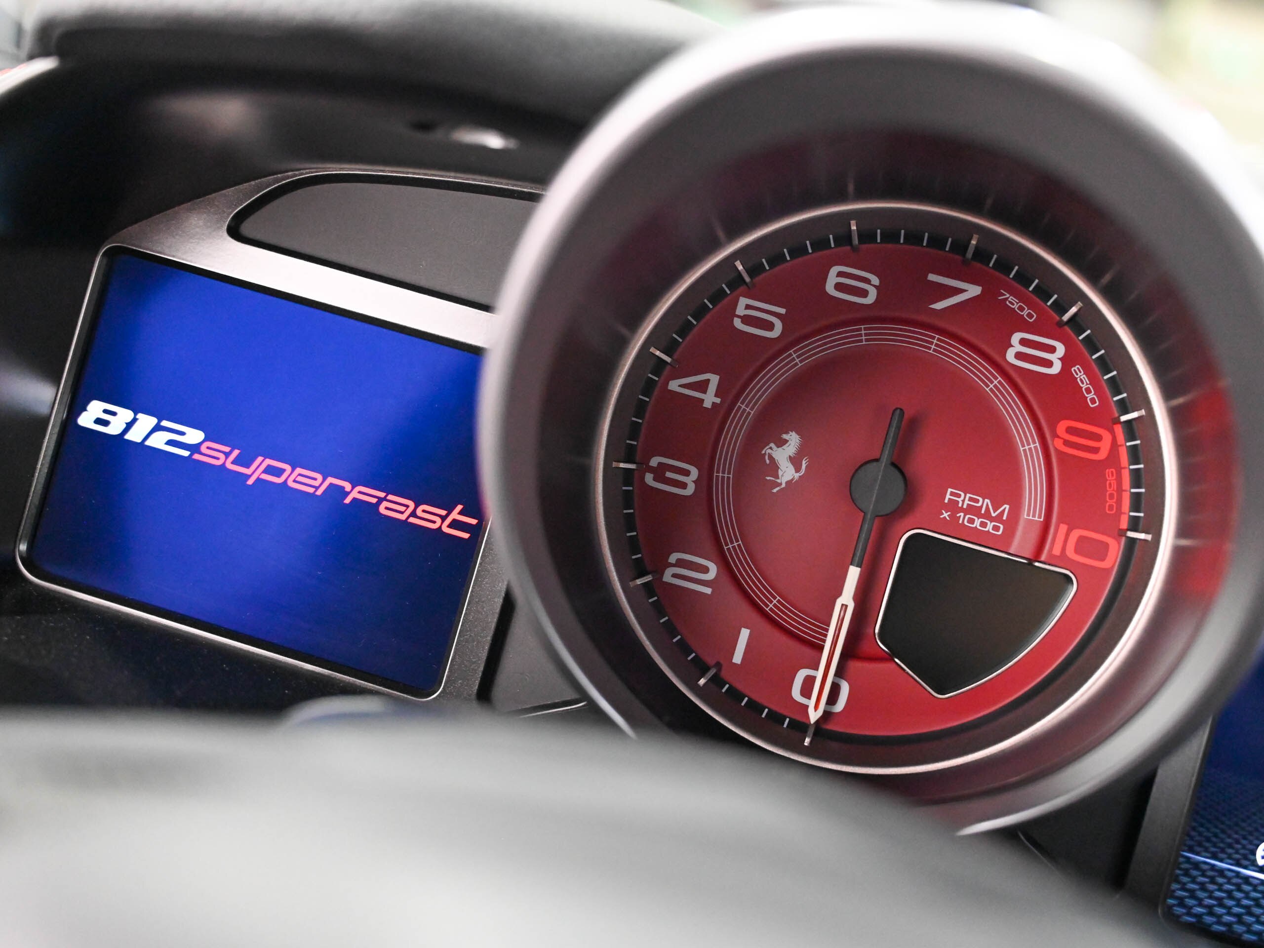 2019 Ferrari 812 Superfast — Photo 11 / 21
