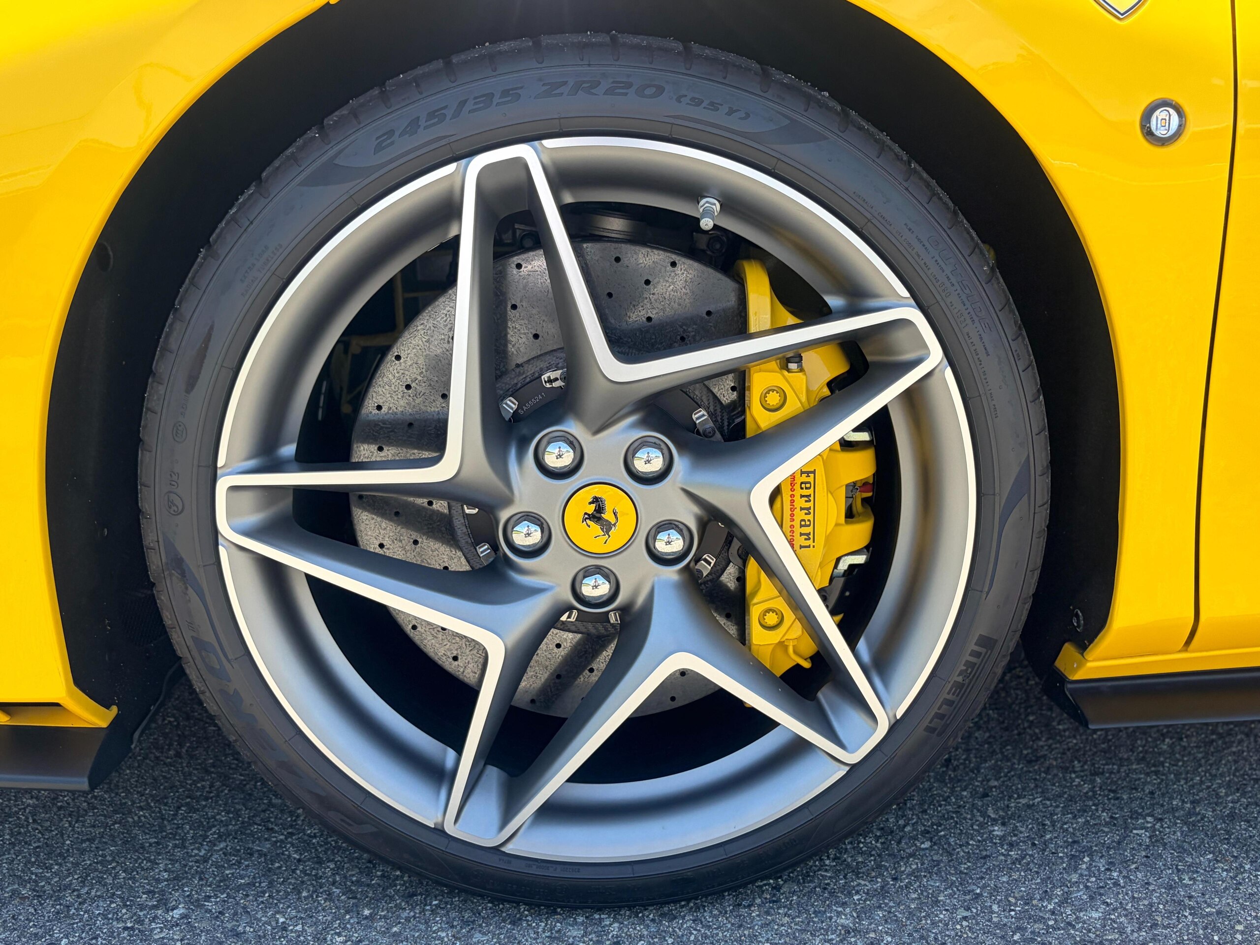 2021 Ferrari F8 Spider — Photo 36 / 37
