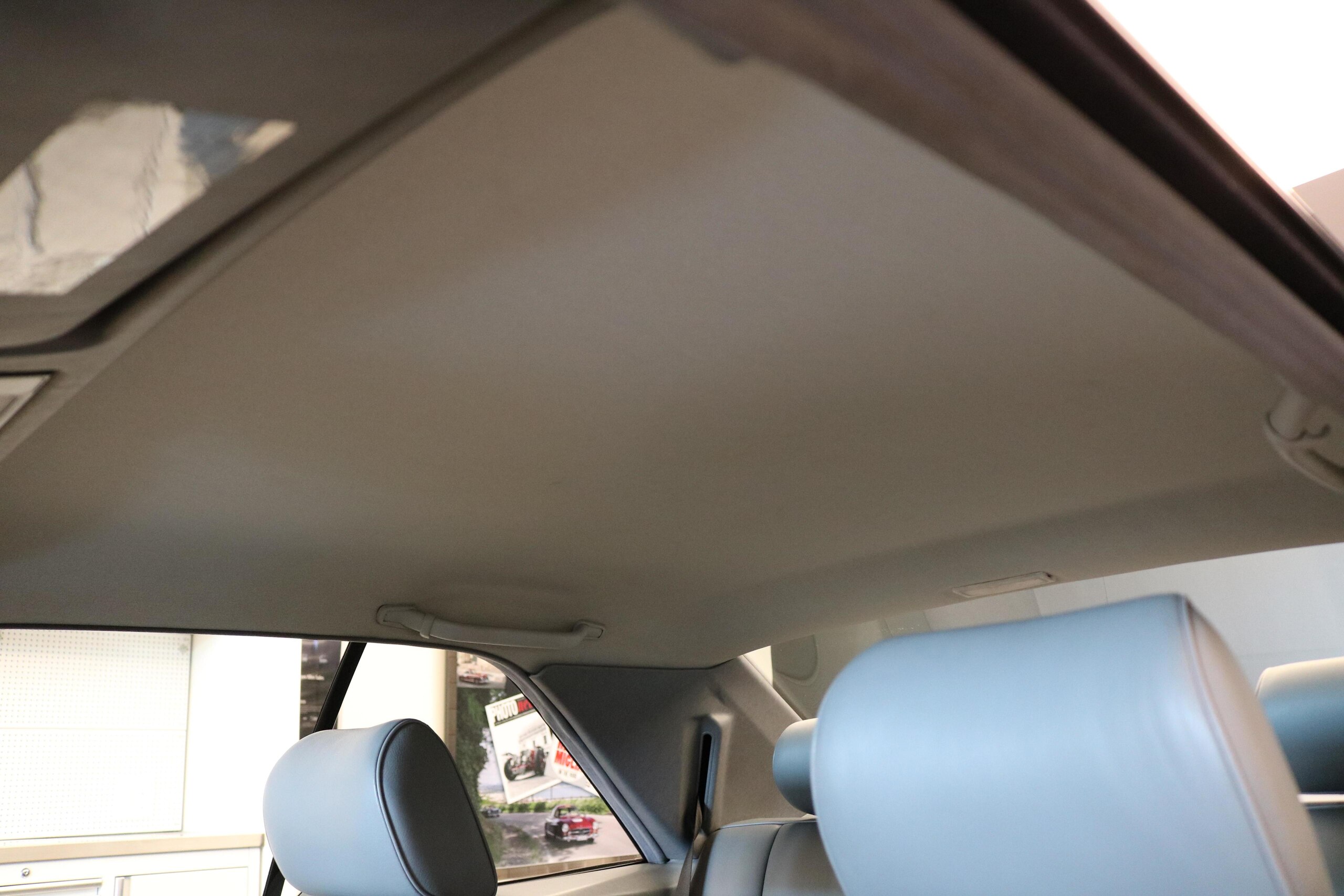 1991 Mercedes Benz 300CE-24 — Photo 16 / 19