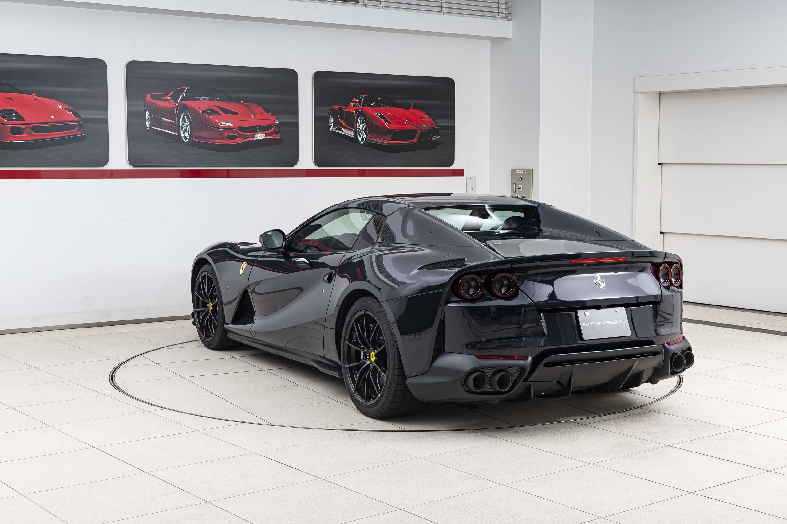 2023 Ferrari 812GTS — Photo 7 / 29