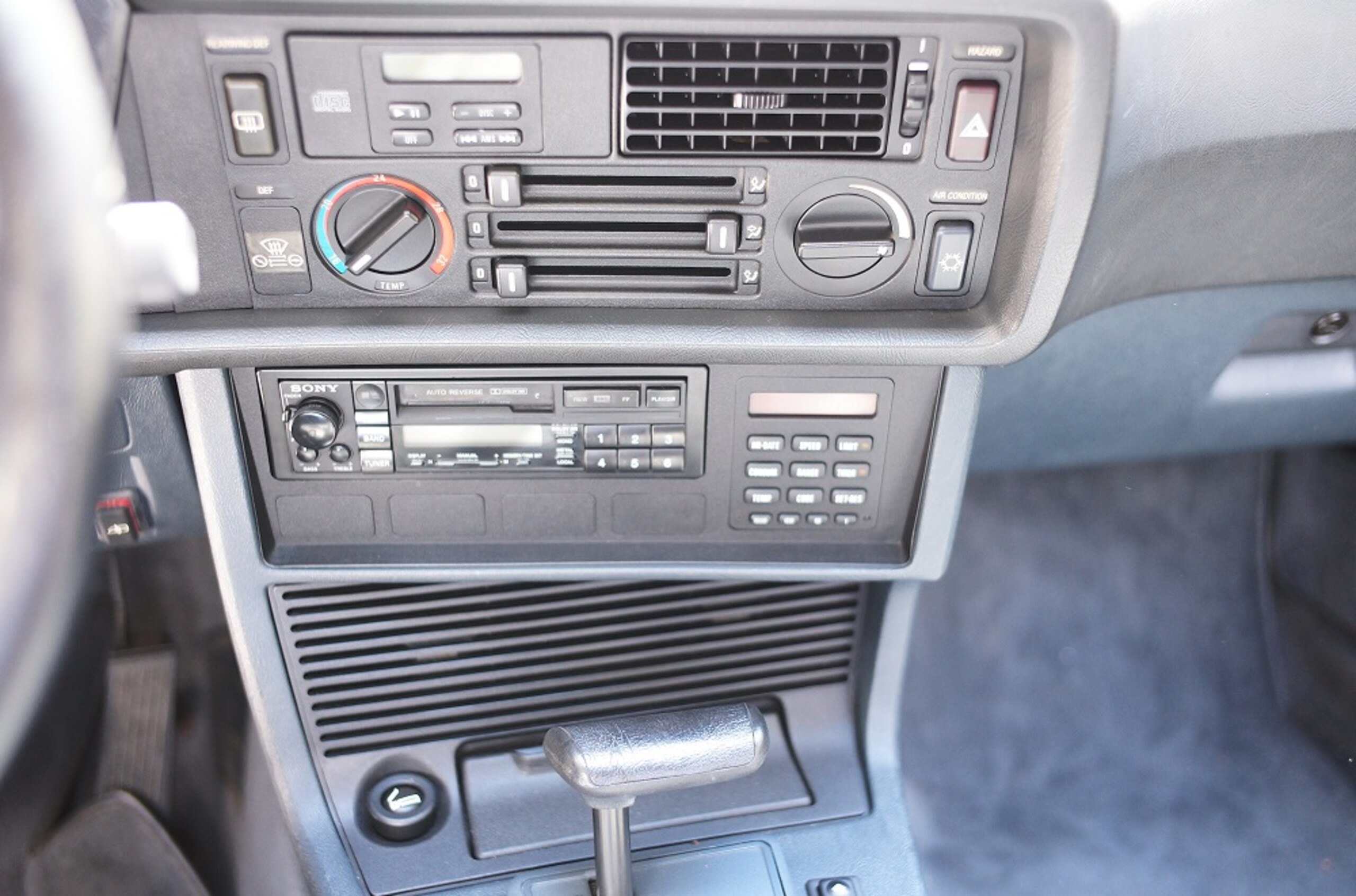 1989 BMW 635CSi — Photo 9 / 13