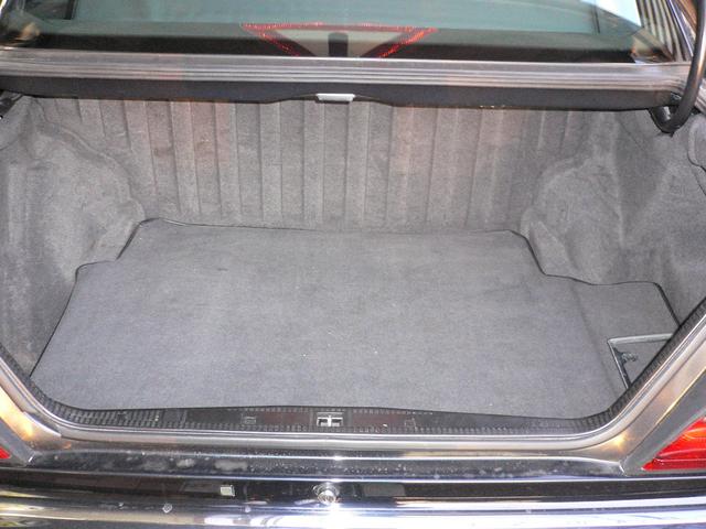 1995 Mercedes Benz E500 Limited — Photo 11 / 11