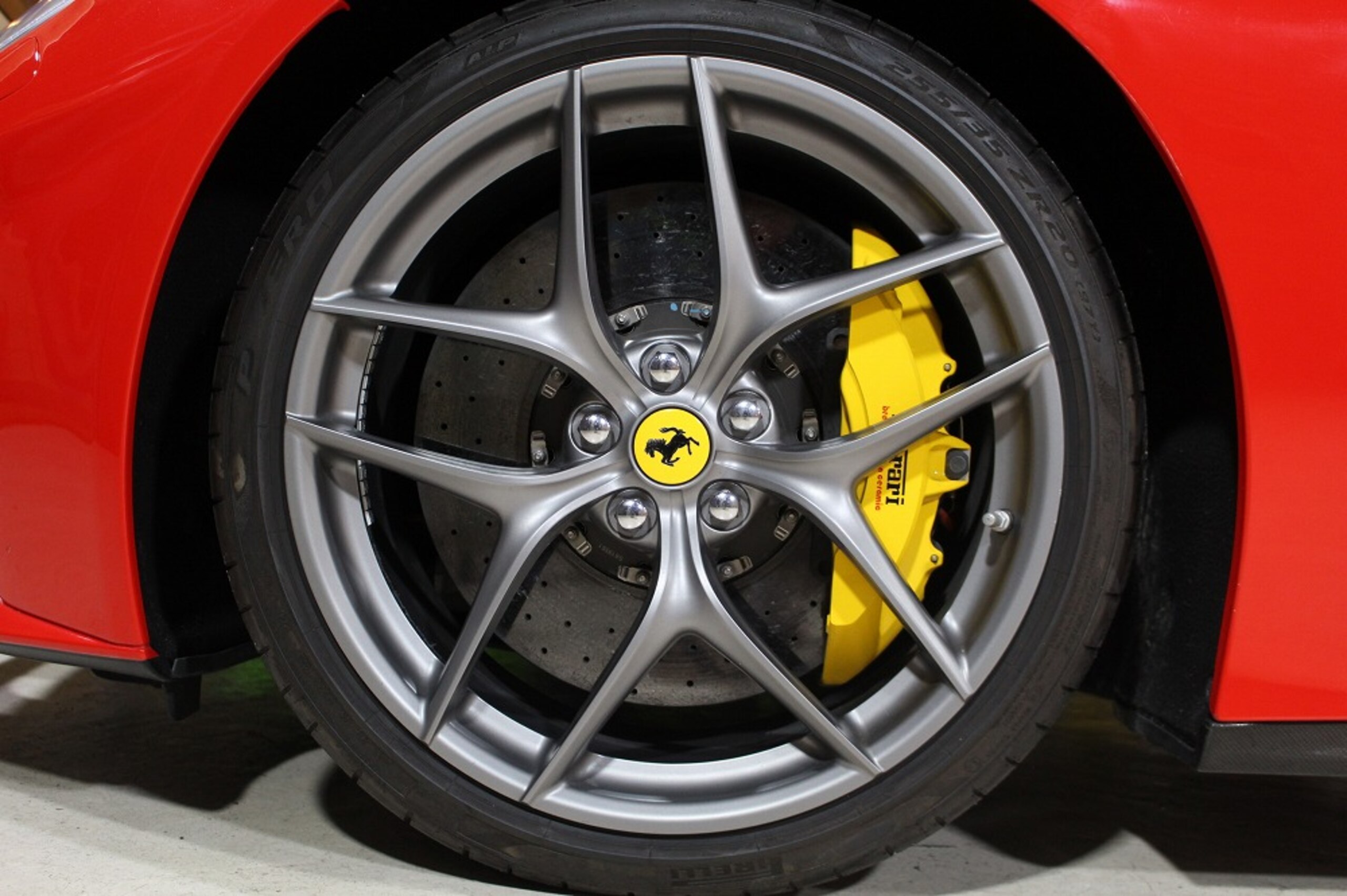 2014 Ferrari F12 Berlinetta — Photo 22 / 24