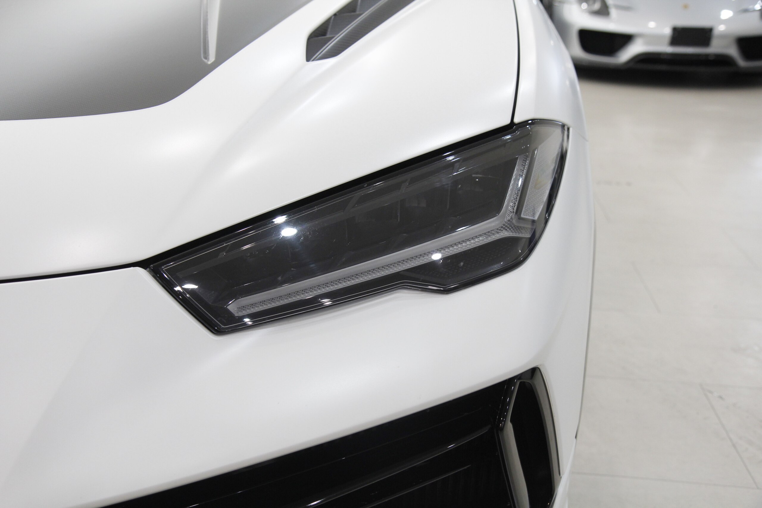 2023 Lamborghini Urus — Photo 20 / 24