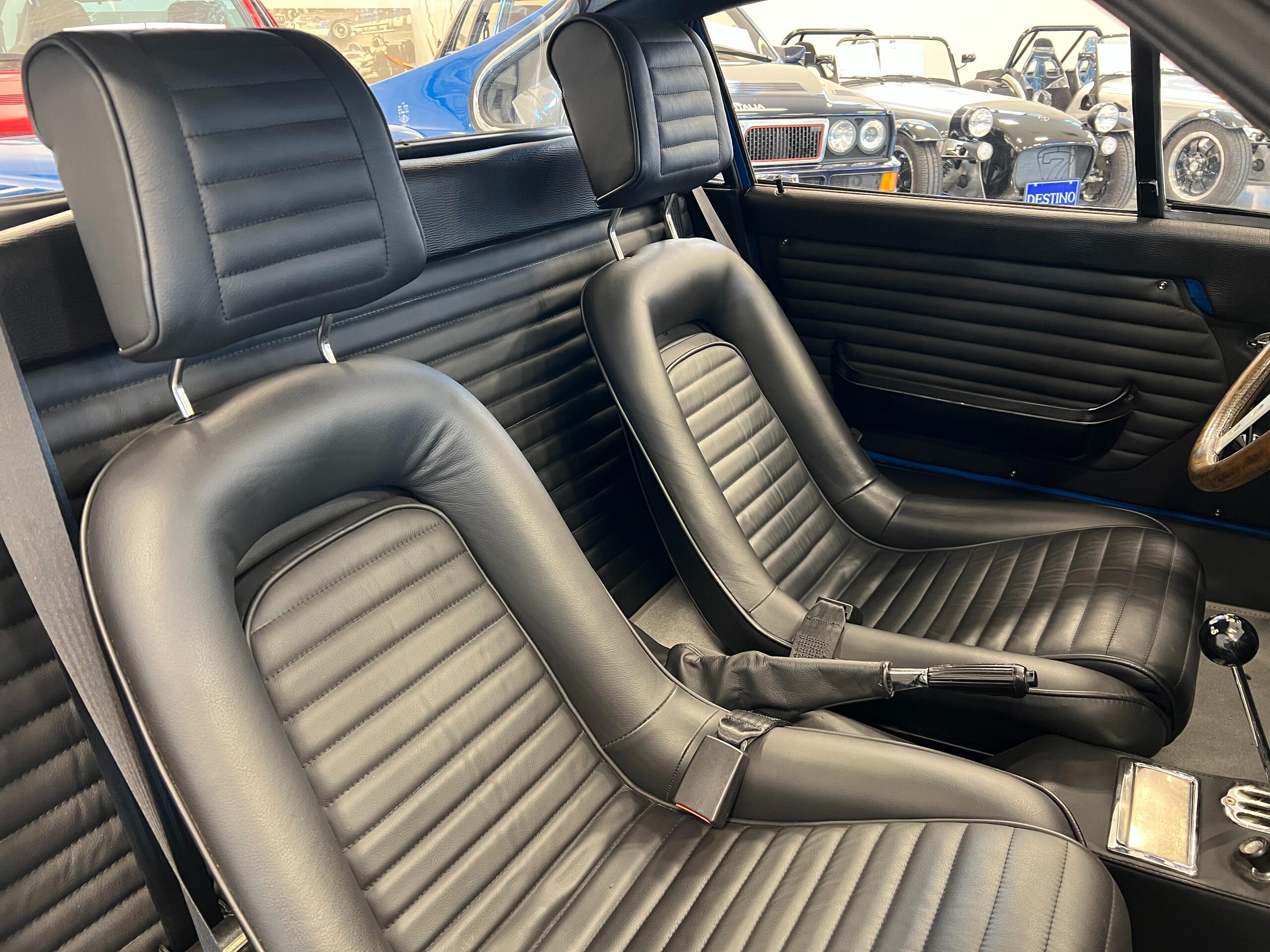 1971 Ferrari DINO 246GT — Photo 11 / 15