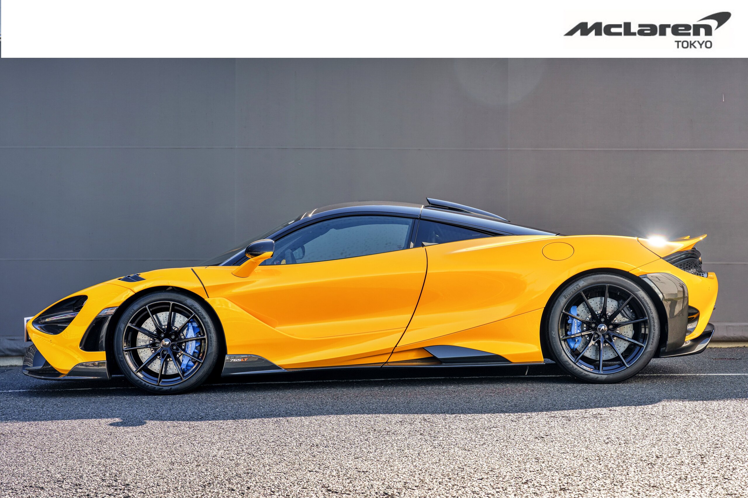 2021 McLaren 765LT — Photo 8 / 28