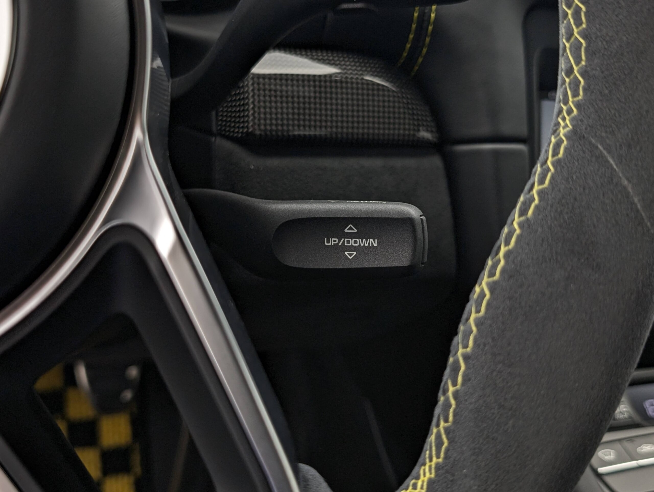 2016 Porsche Cayman GT4 — Photo 25 / 38