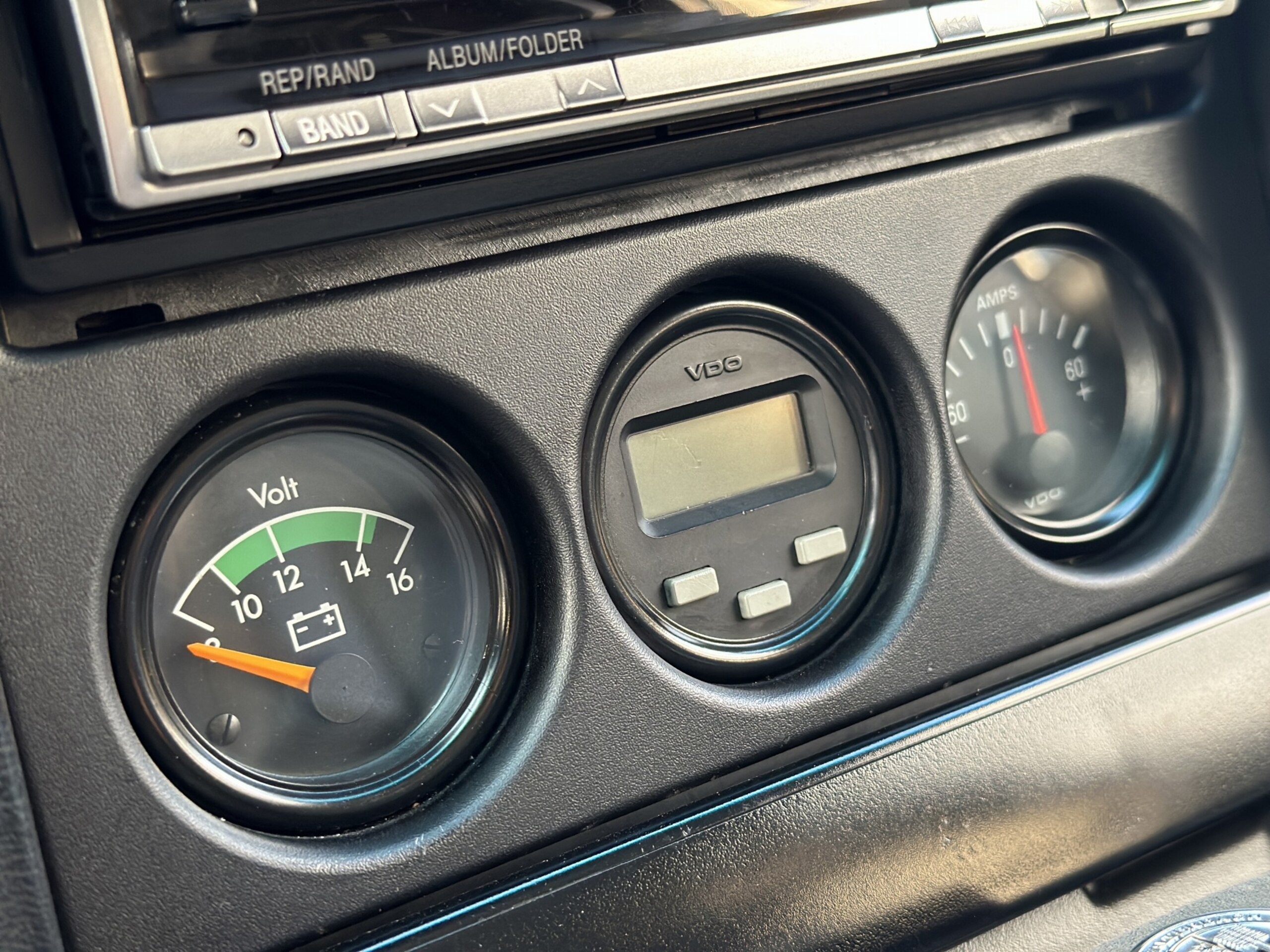 1991 Mercedes Benz 190E — Photo 25 / 36