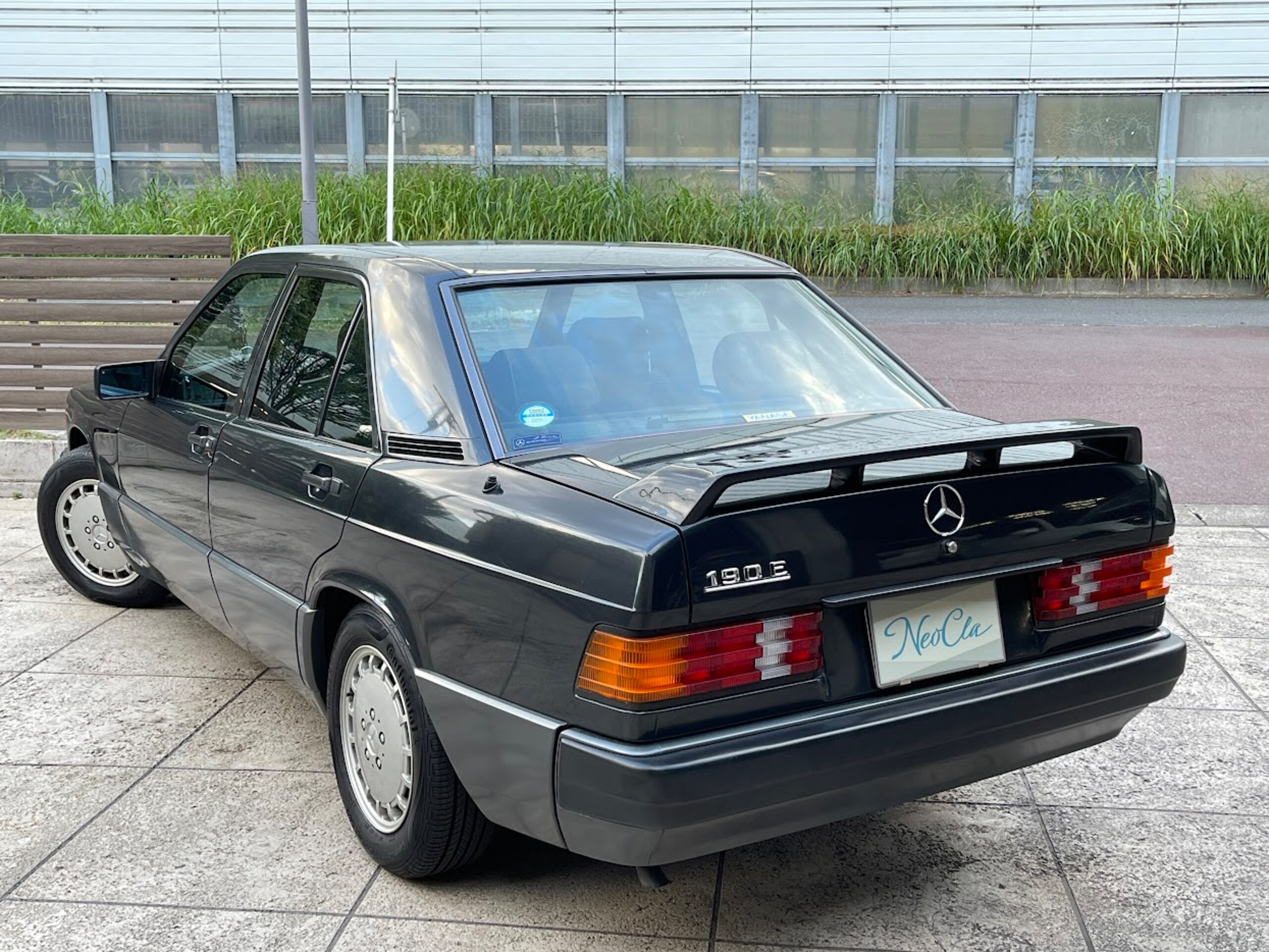1991 Mercedes Benz 190E — Photo 8 / 17