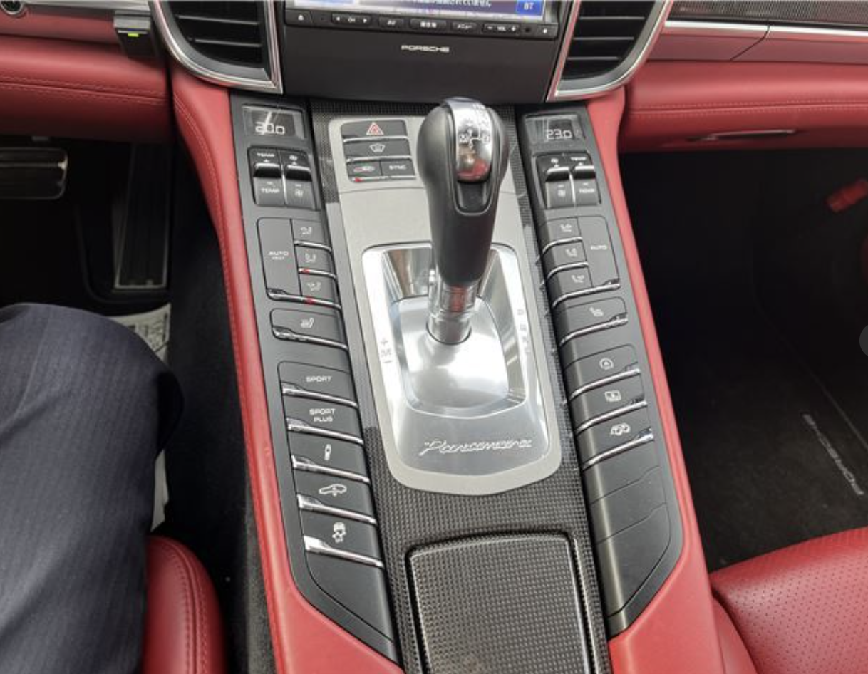 2014 Porsche Panamera GTS — Photo 9 / 15