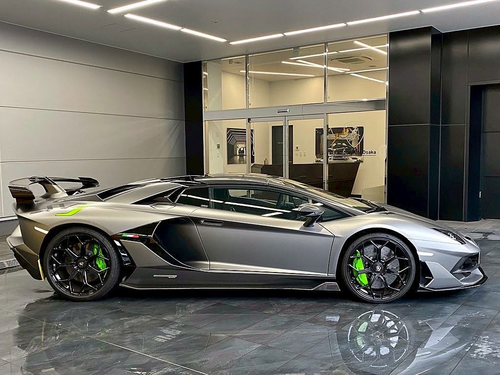 2020 Lamborghini Aventador SVJ Roadster — Photo 6 / 24