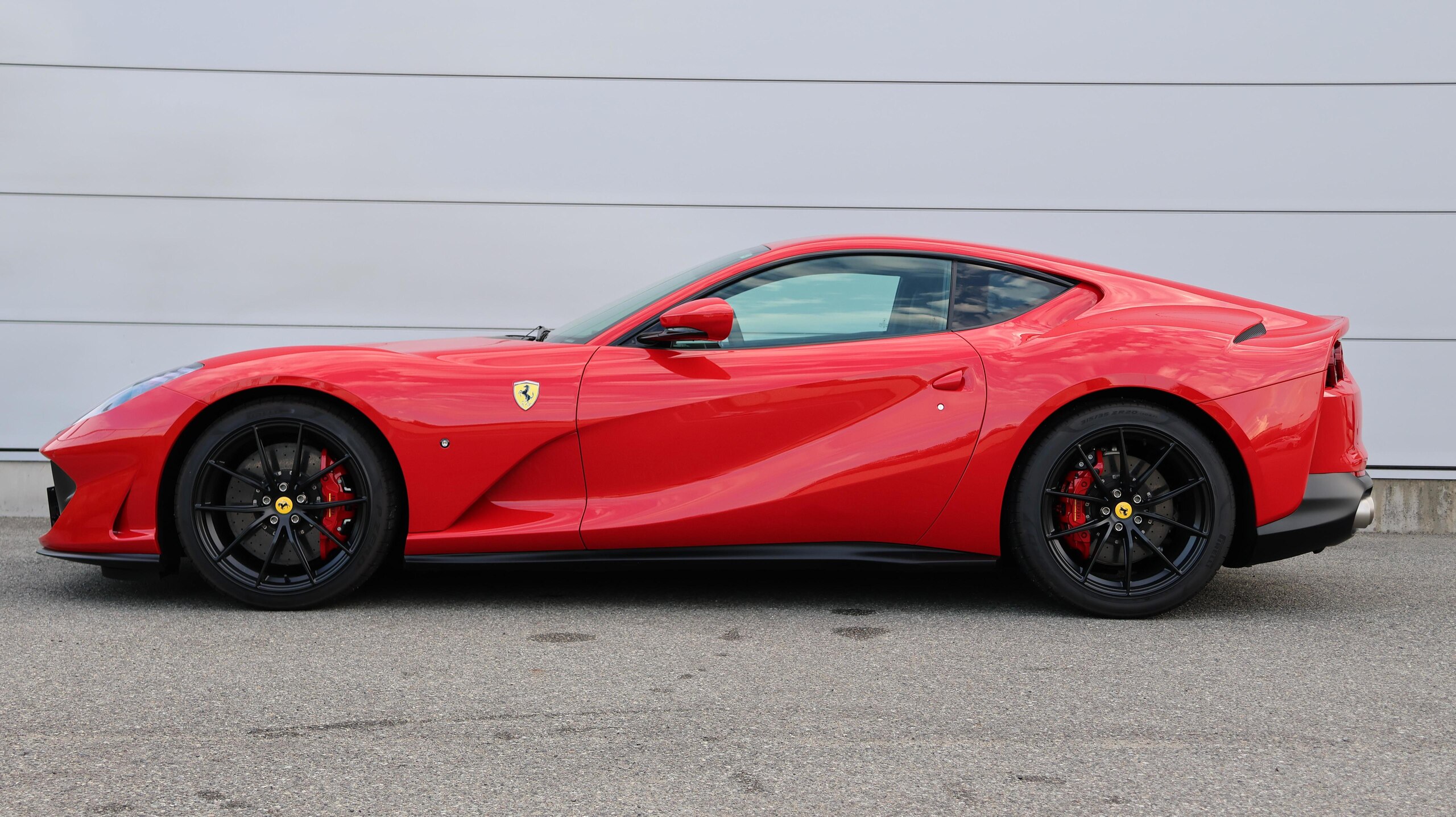 2020 Ferrari 812 Superfast — Photo 12 / 29