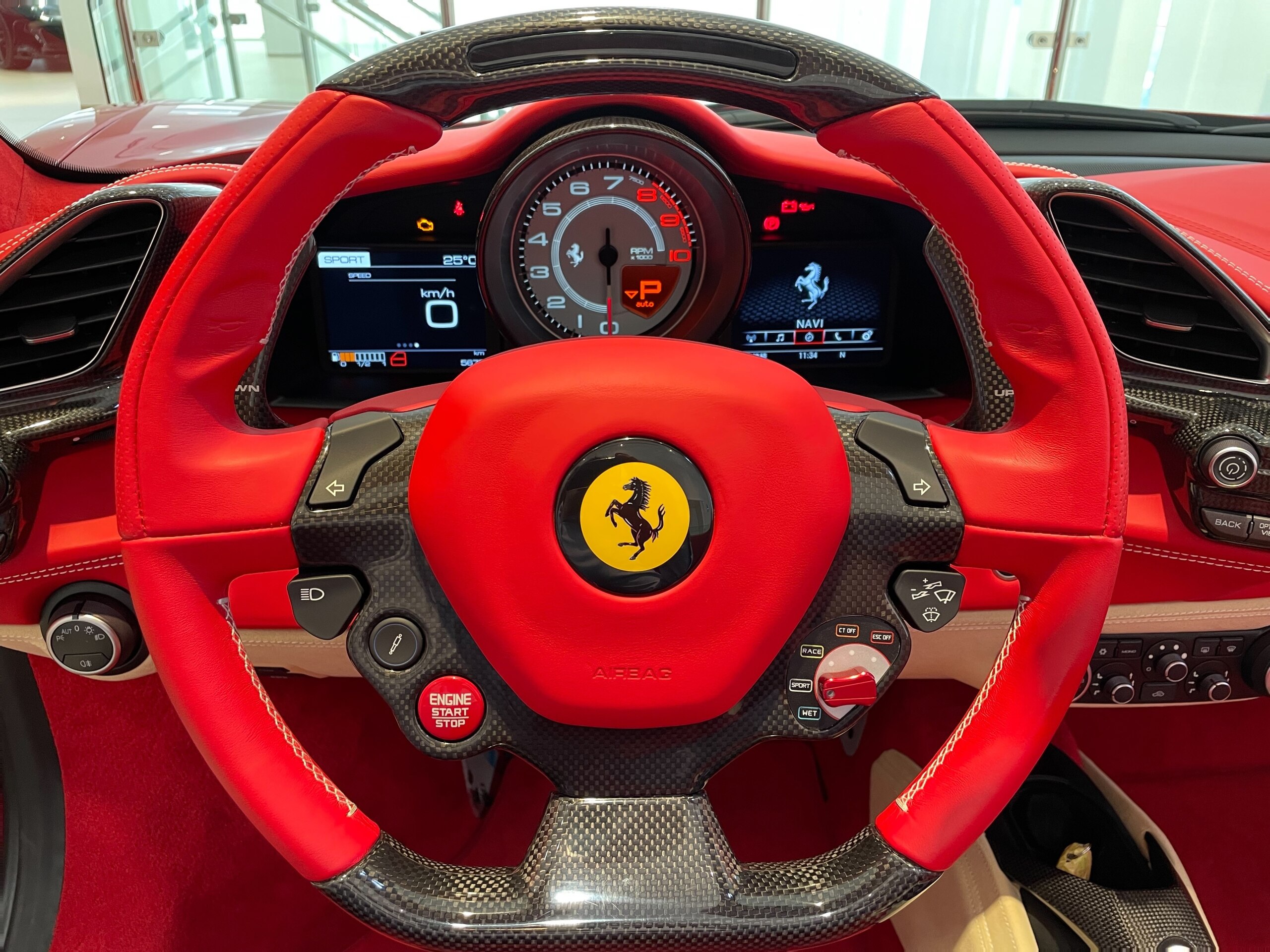 2018 Ferrari 488 Spider — Photo 16 / 29