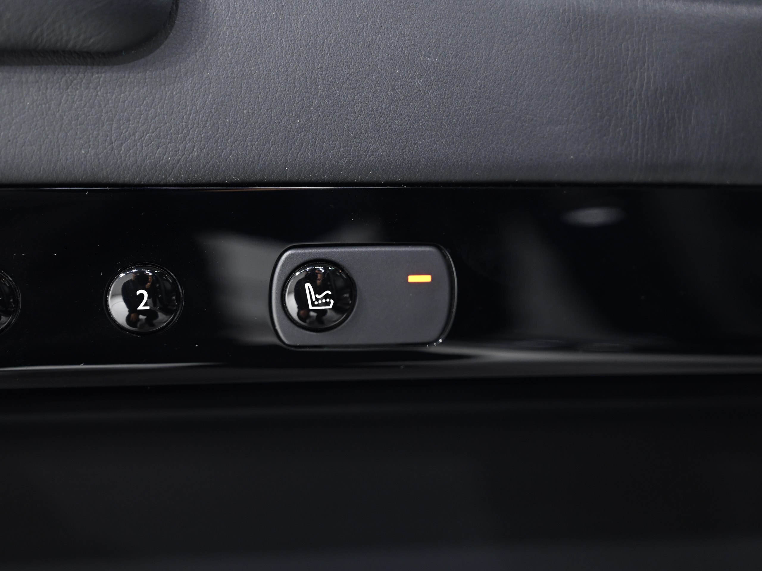 2014 Rolls-Royce Ghost — Photo 18 / 28
