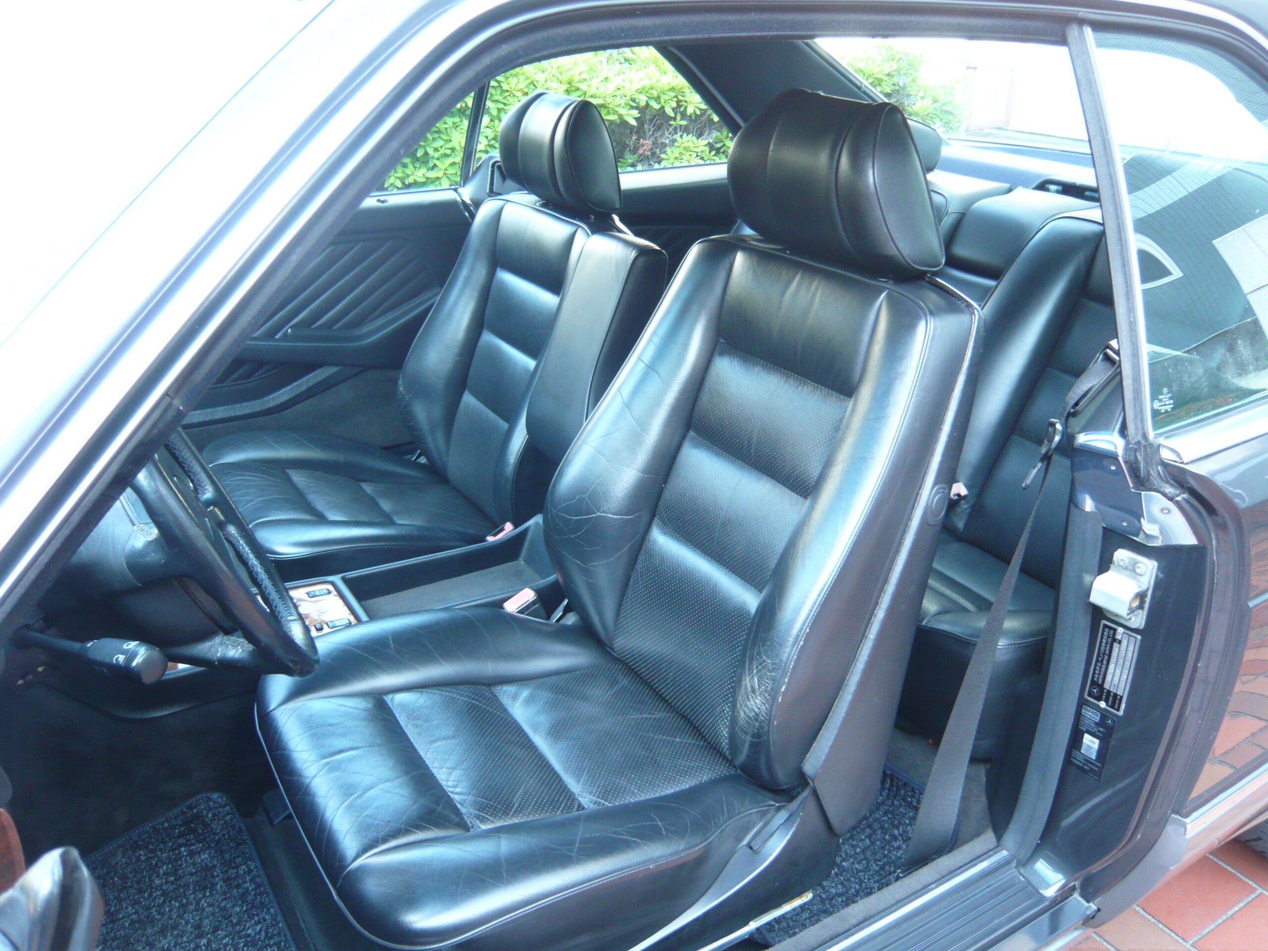 1990 Mercedes Benz 560SEC — Photo 8 / 19