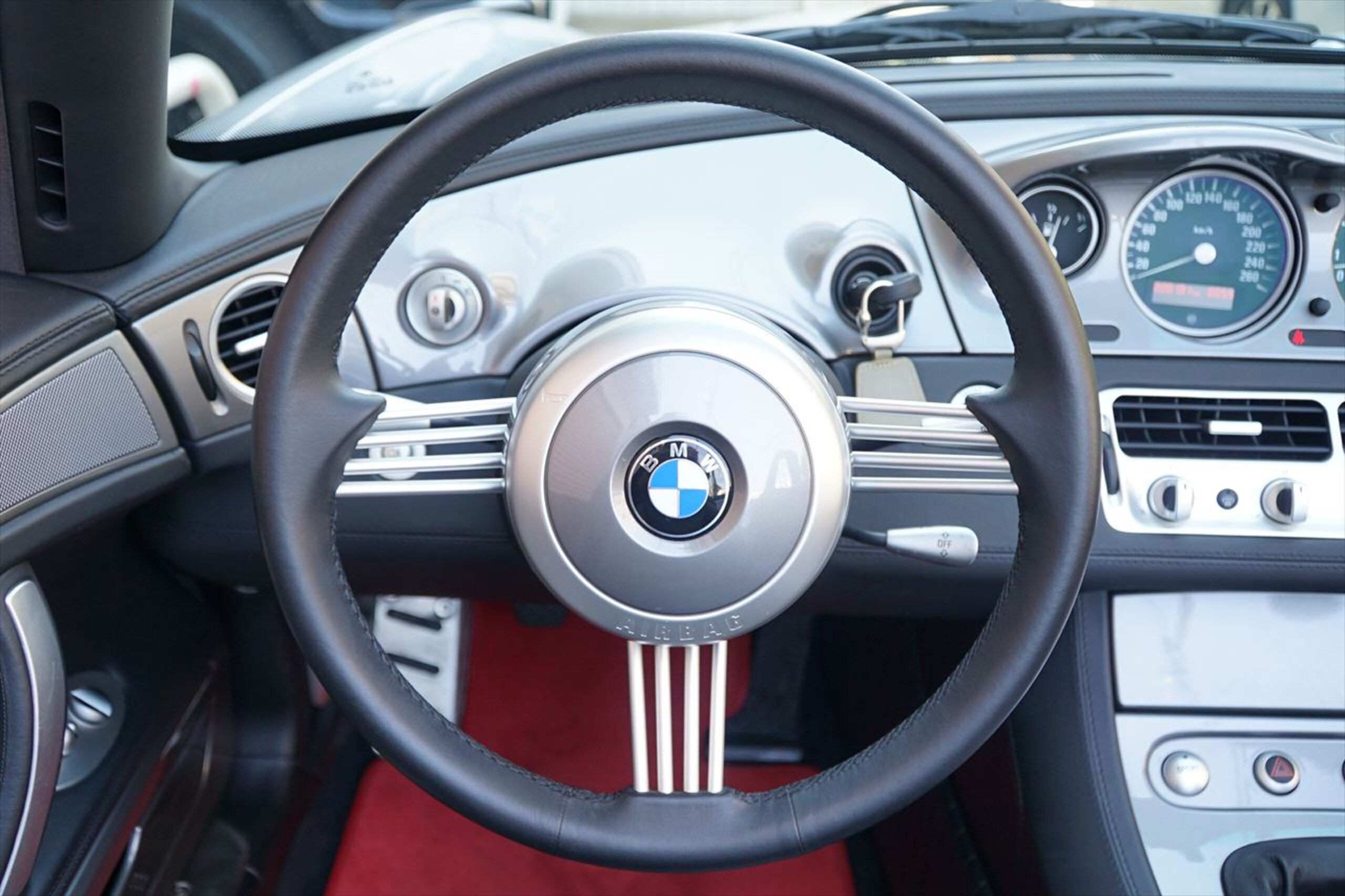 2001 BMW Z8 — Photo 13 / 22