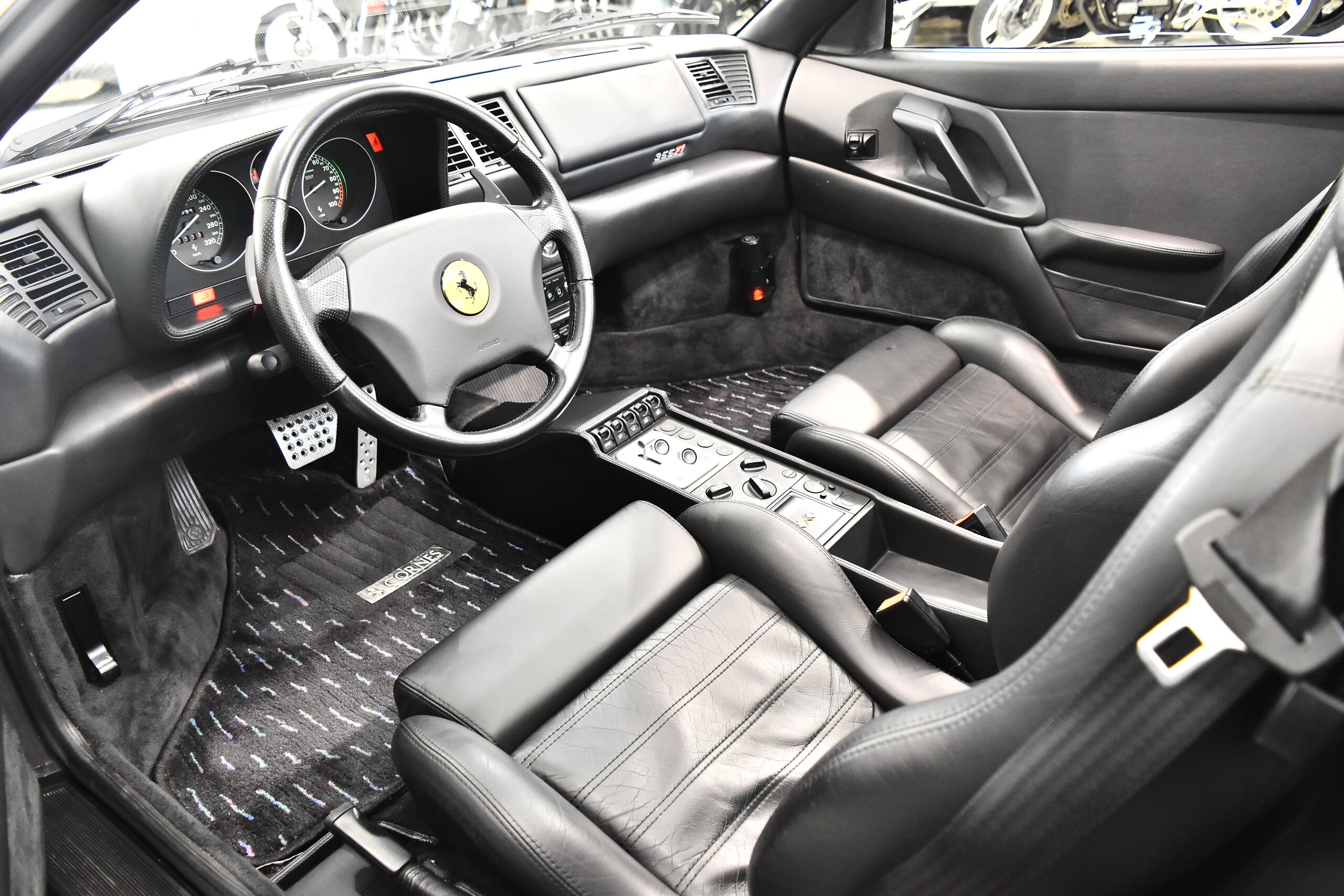 2000 Ferrari F355 GTS — Photo 7 / 17