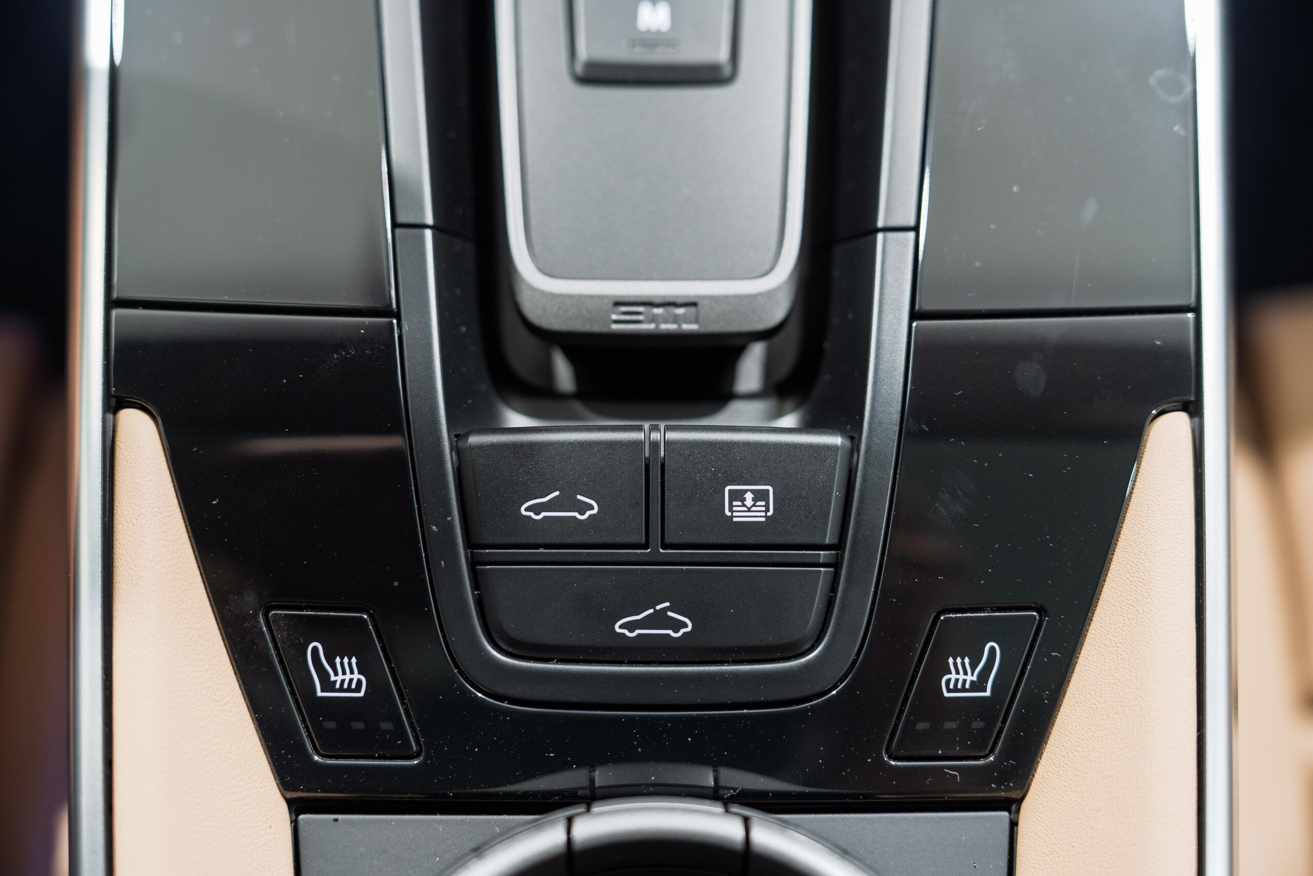 2024 Porsche 911 Carrera 4 GTS — Photo 17 / 23