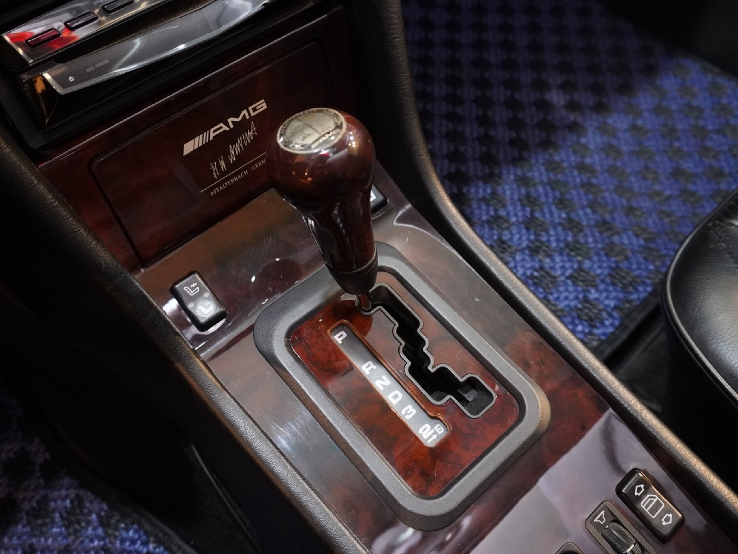 1993 Mercedes Benz E60 AMG — Photo 14 / 24