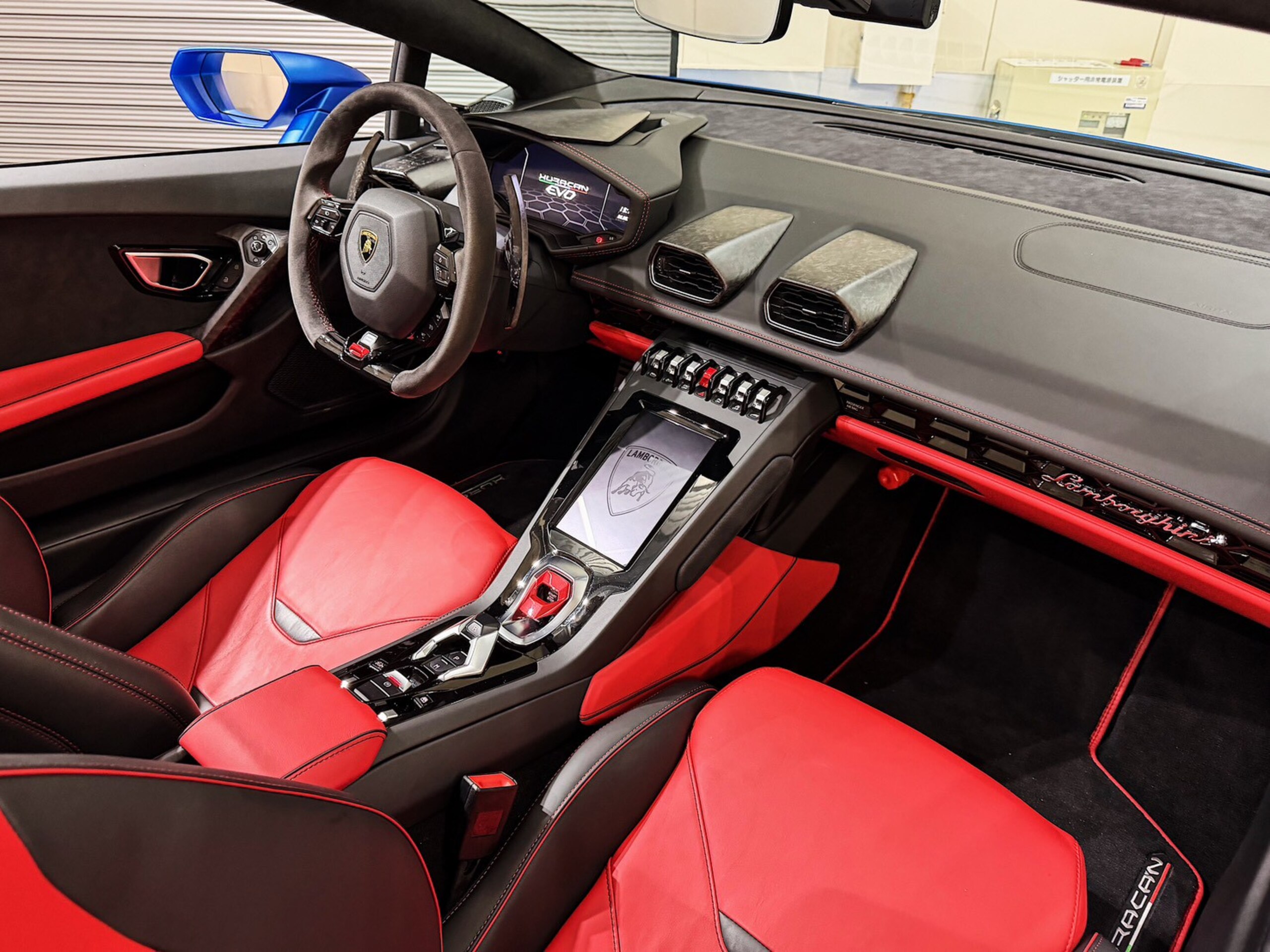 2021 Lamborghini Huracán EVO Spyder — Photo 6 / 20