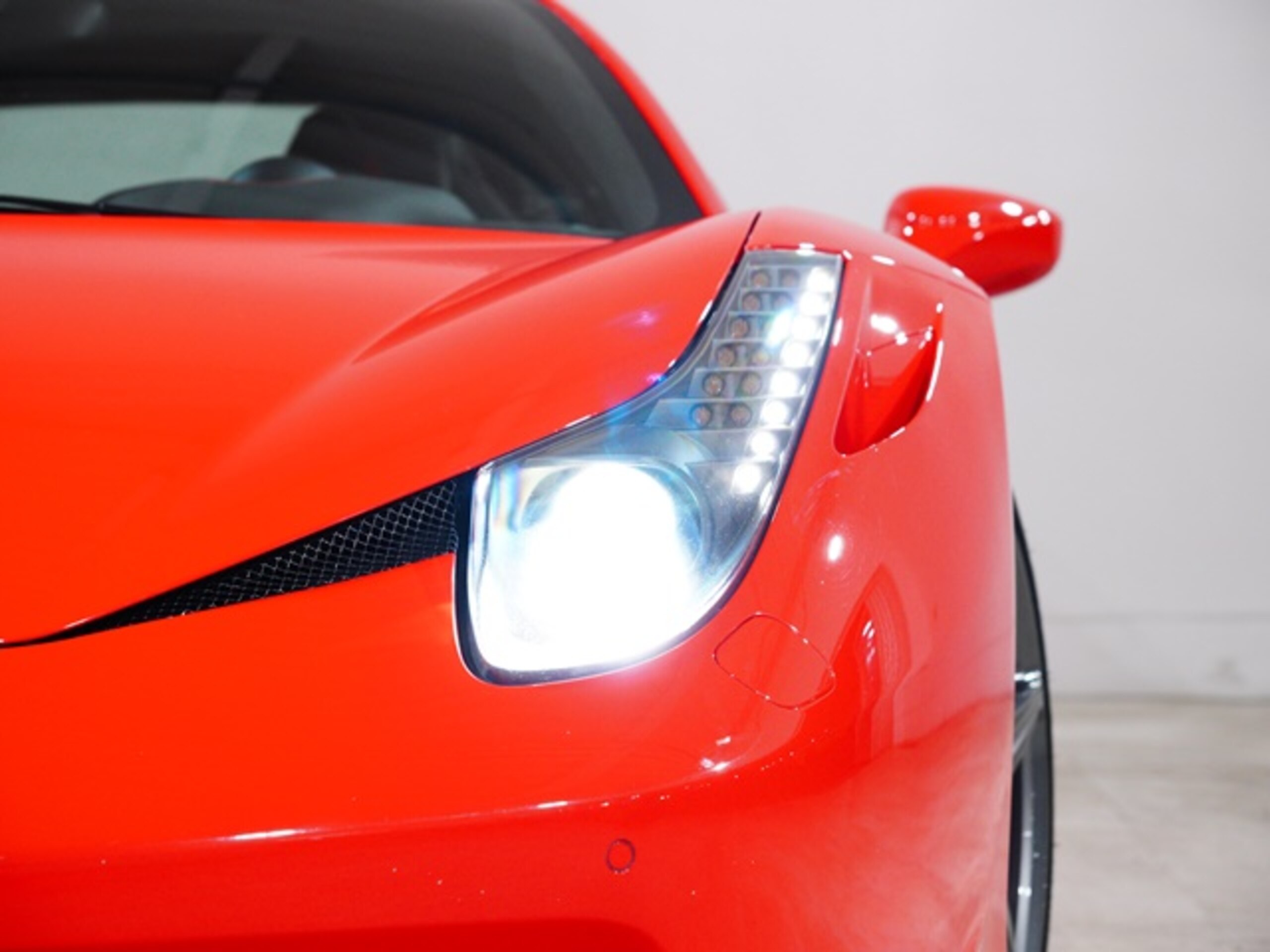 2011 Ferrari 458 Italia F1 DCT — Photo 6 / 19