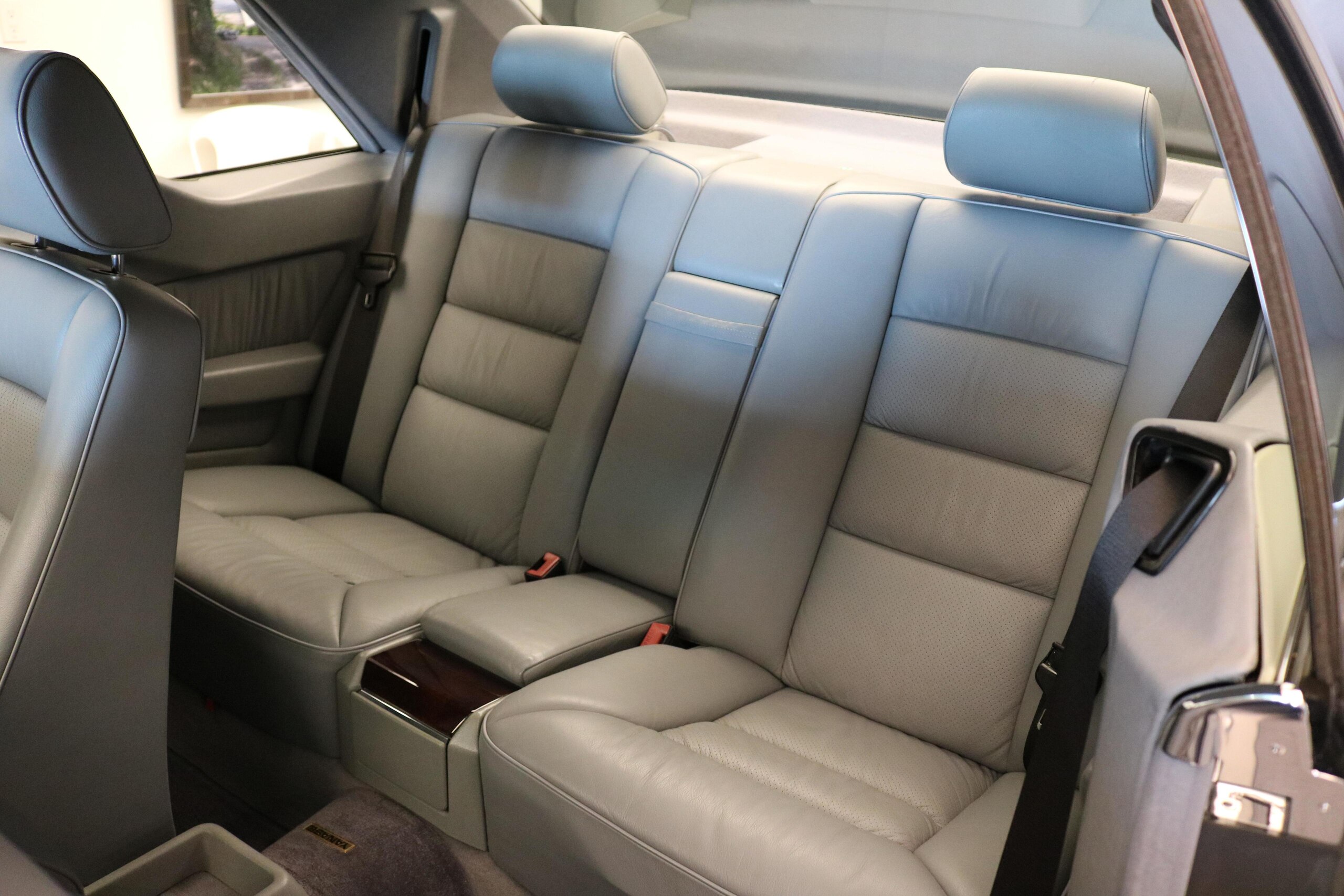 1991 Mercedes Benz 300CE-24 — Photo 15 / 19