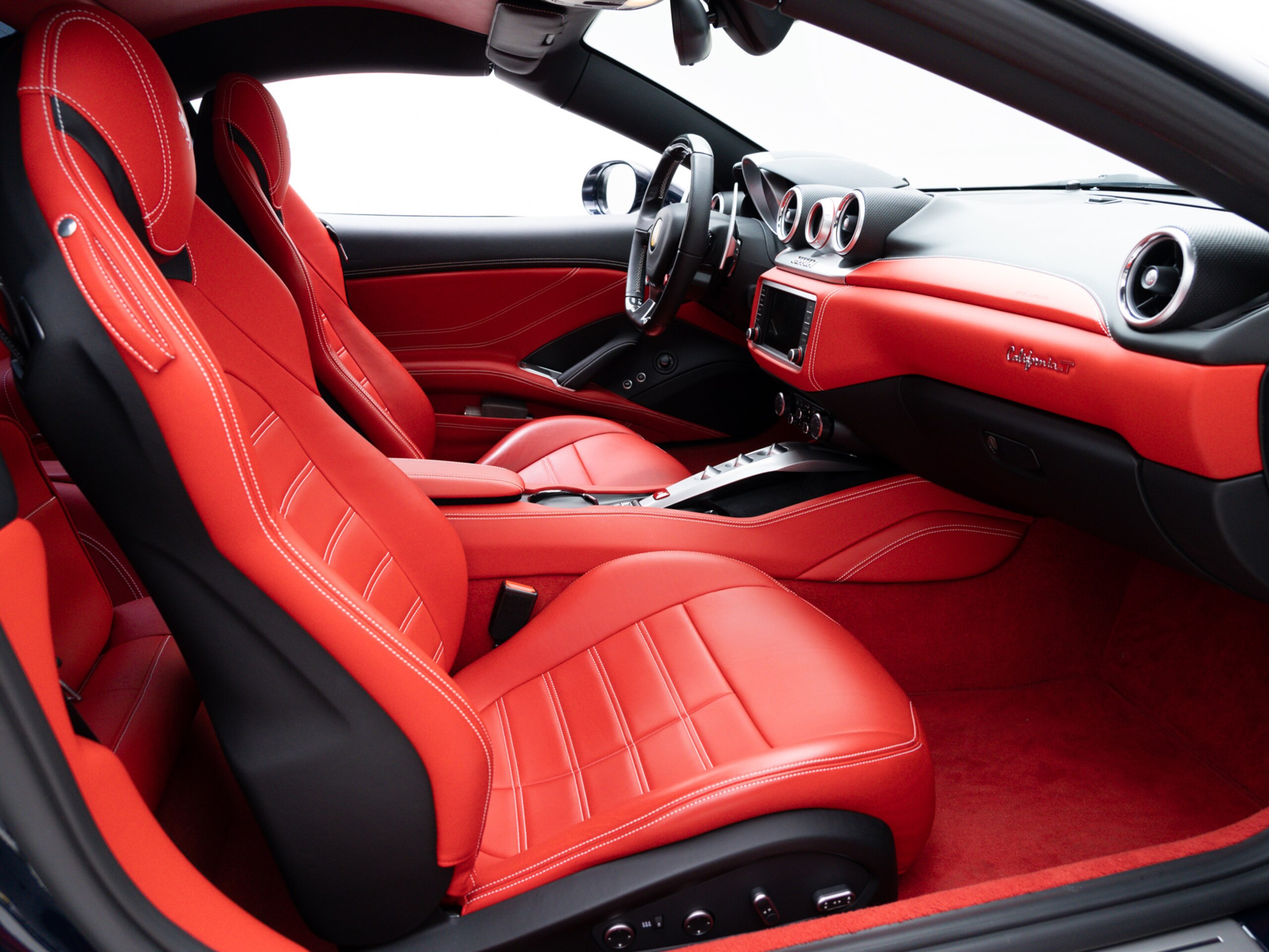 2015 Ferrari California T — Photo 14 / 20