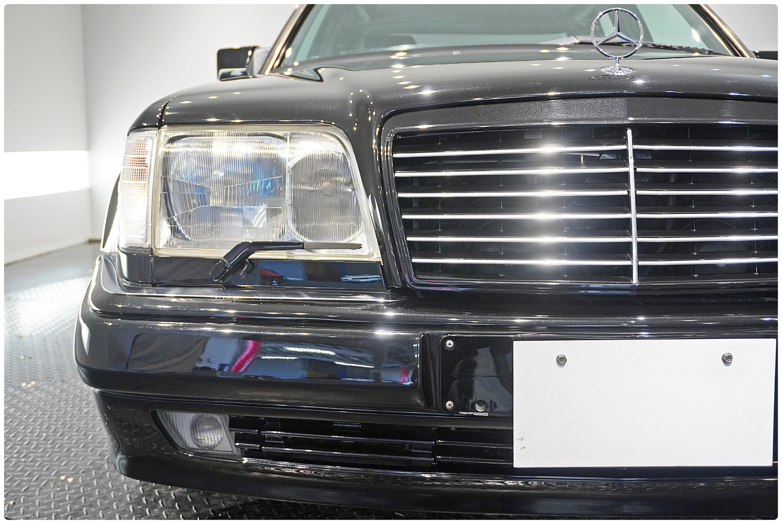 1995 Mercedes Benz E60 AMG — Photo 20 / 23