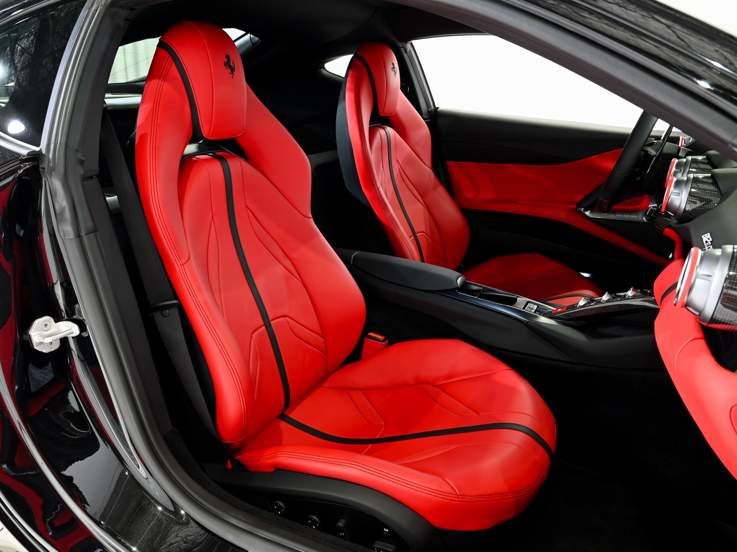 2020 Ferrari 812 Superfast — Photo 15 / 20