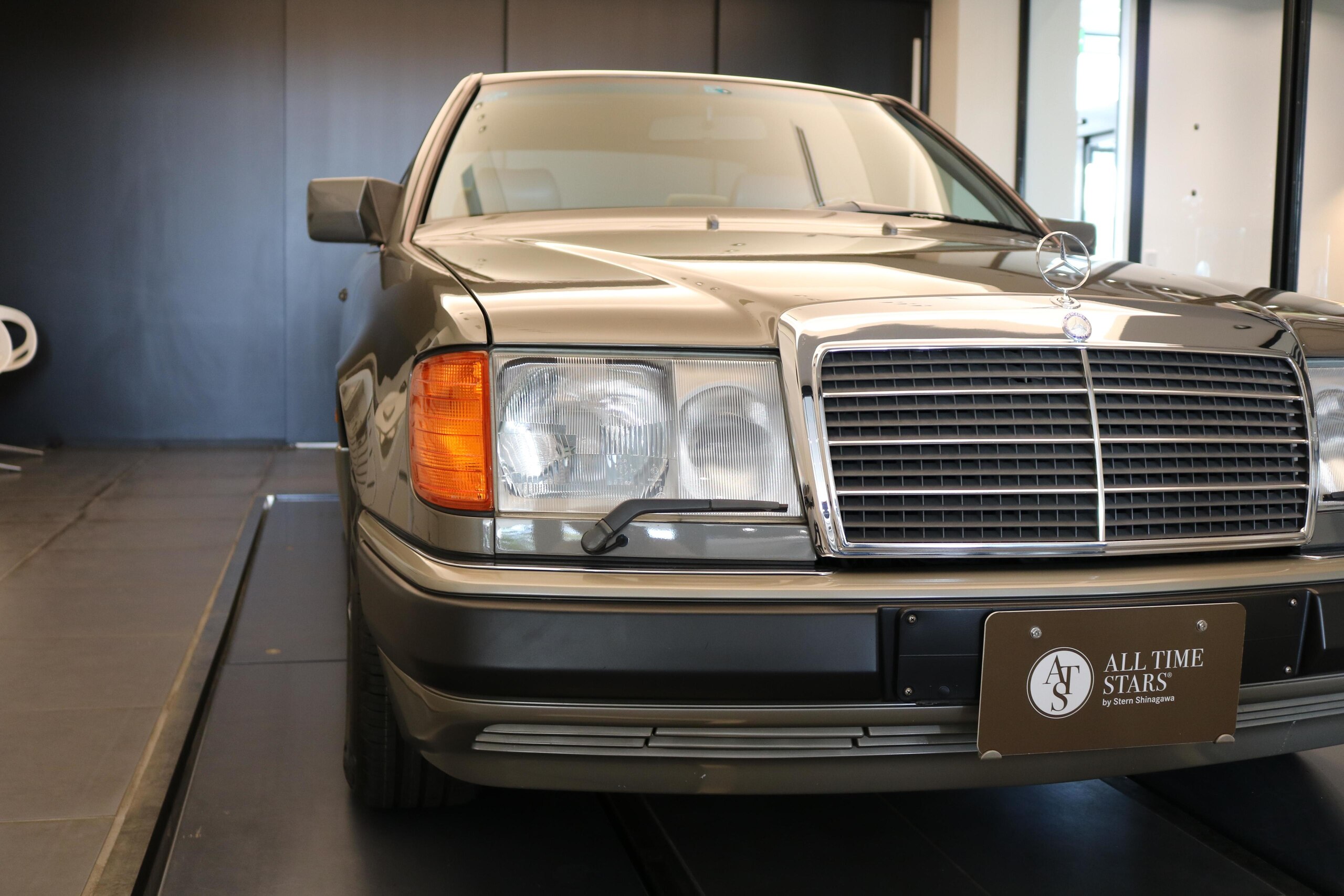 1991 Mercedes Benz 300CE-24 — Photo 6 / 19