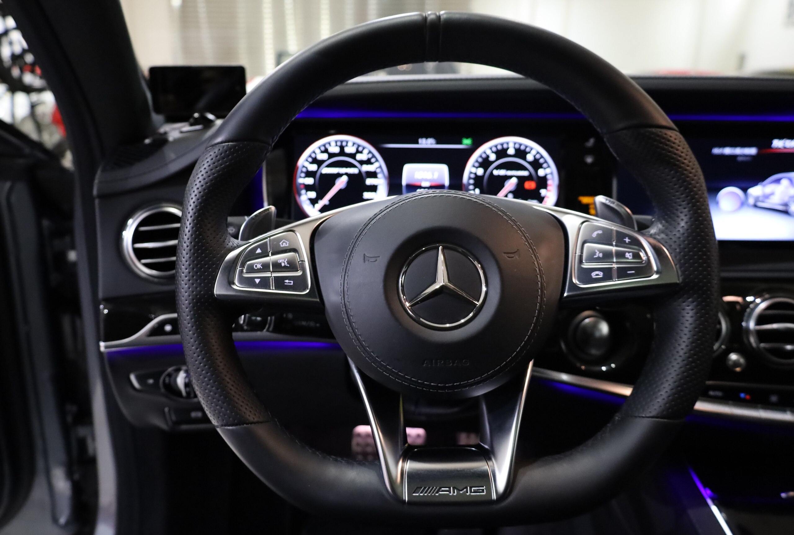 2016 Mercedes Benz S63 AMG 4Matic Long — Photo 7 / 12