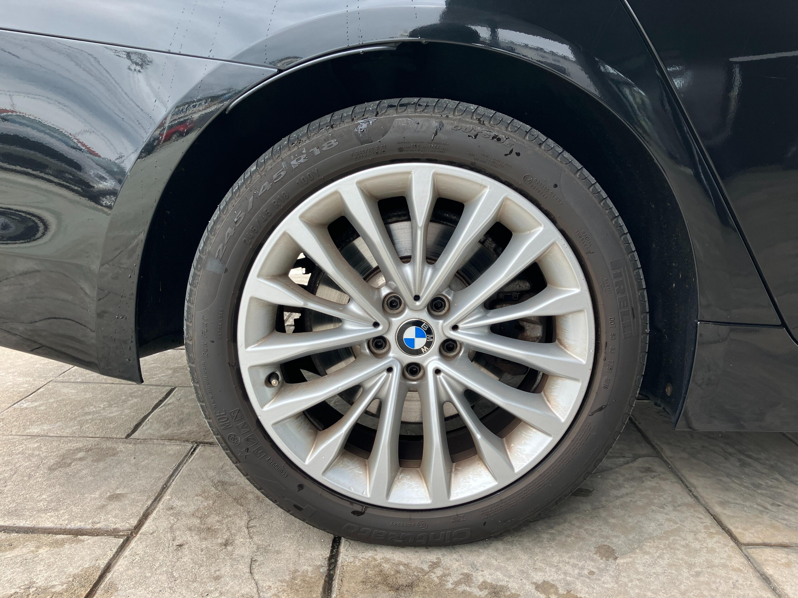 2017 BMW 530i Luxury — Photo 19 / 21