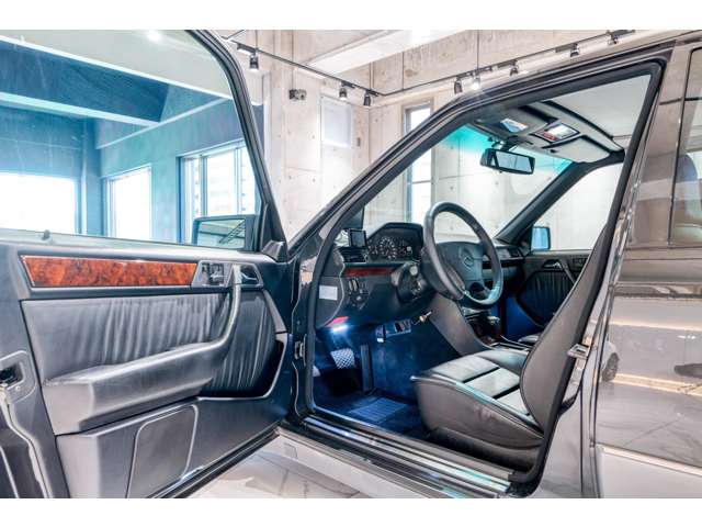 1994 Mercedes Benz E500 — Photo 15 / 23