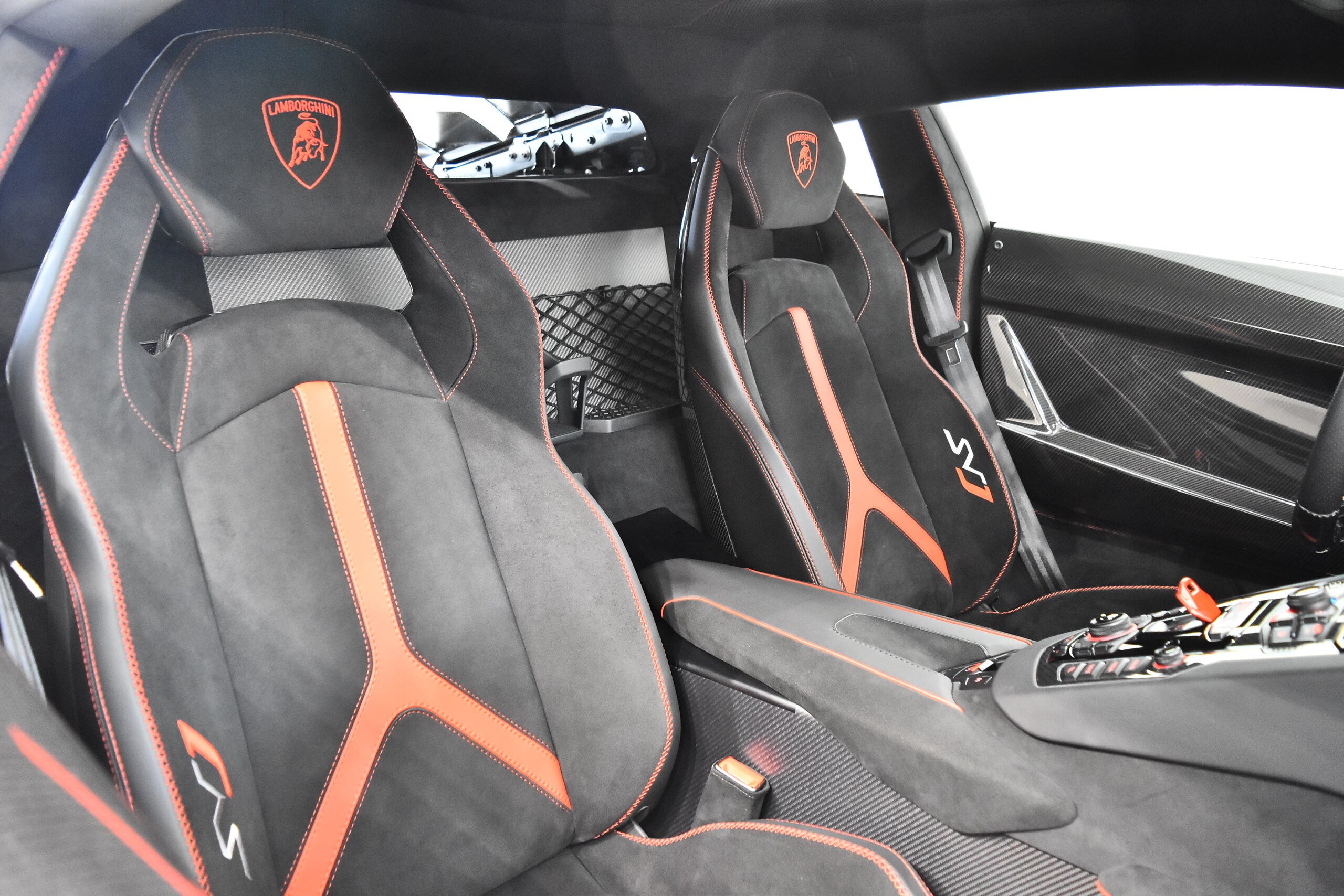 2019 Lamborghini Aventador SVJ — Photo 13 / 19
