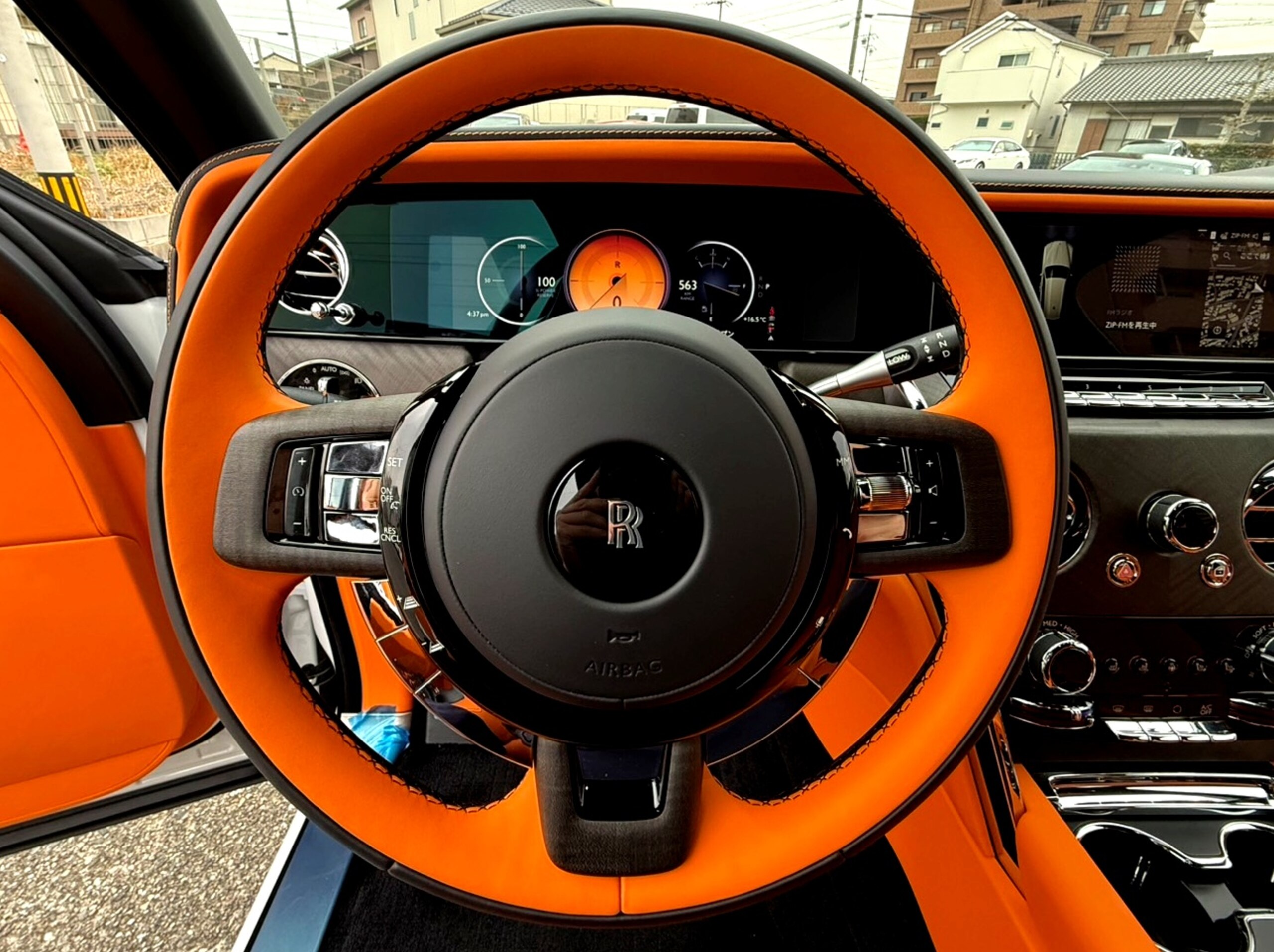 2025 Rolls-Royce Cullinan — Photo 12 / 25