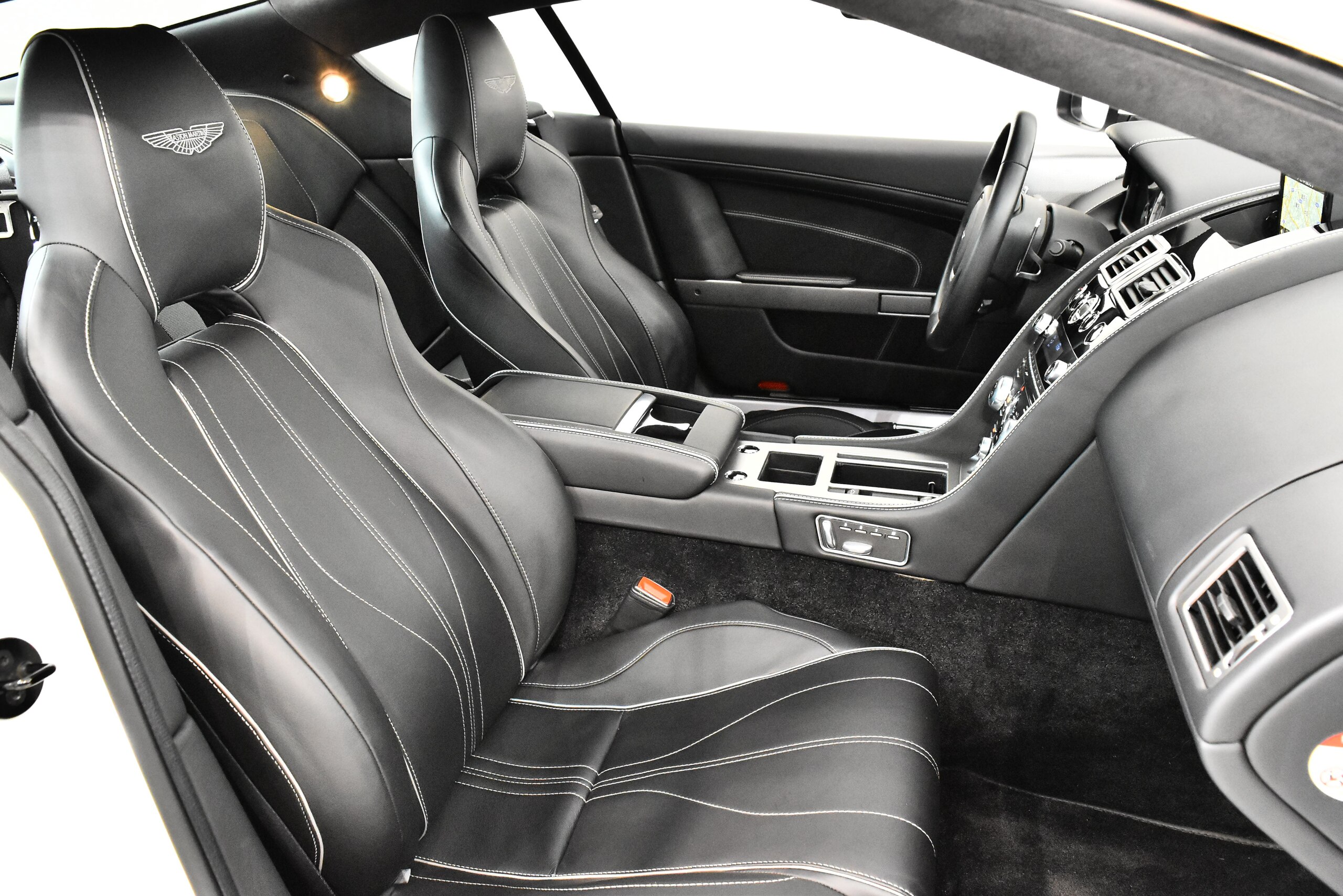 2012 Aston Martin DB9 — Photo 13 / 16