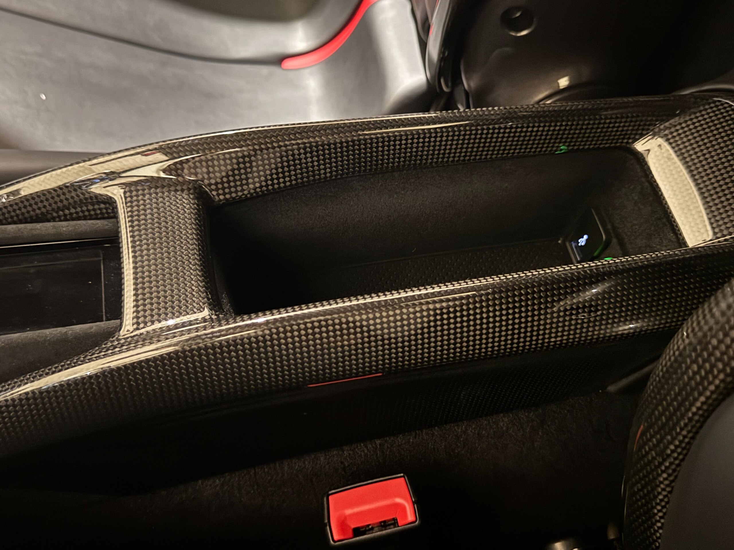 2021 Ferrari SF90 Stradale — Photo 22 / 29