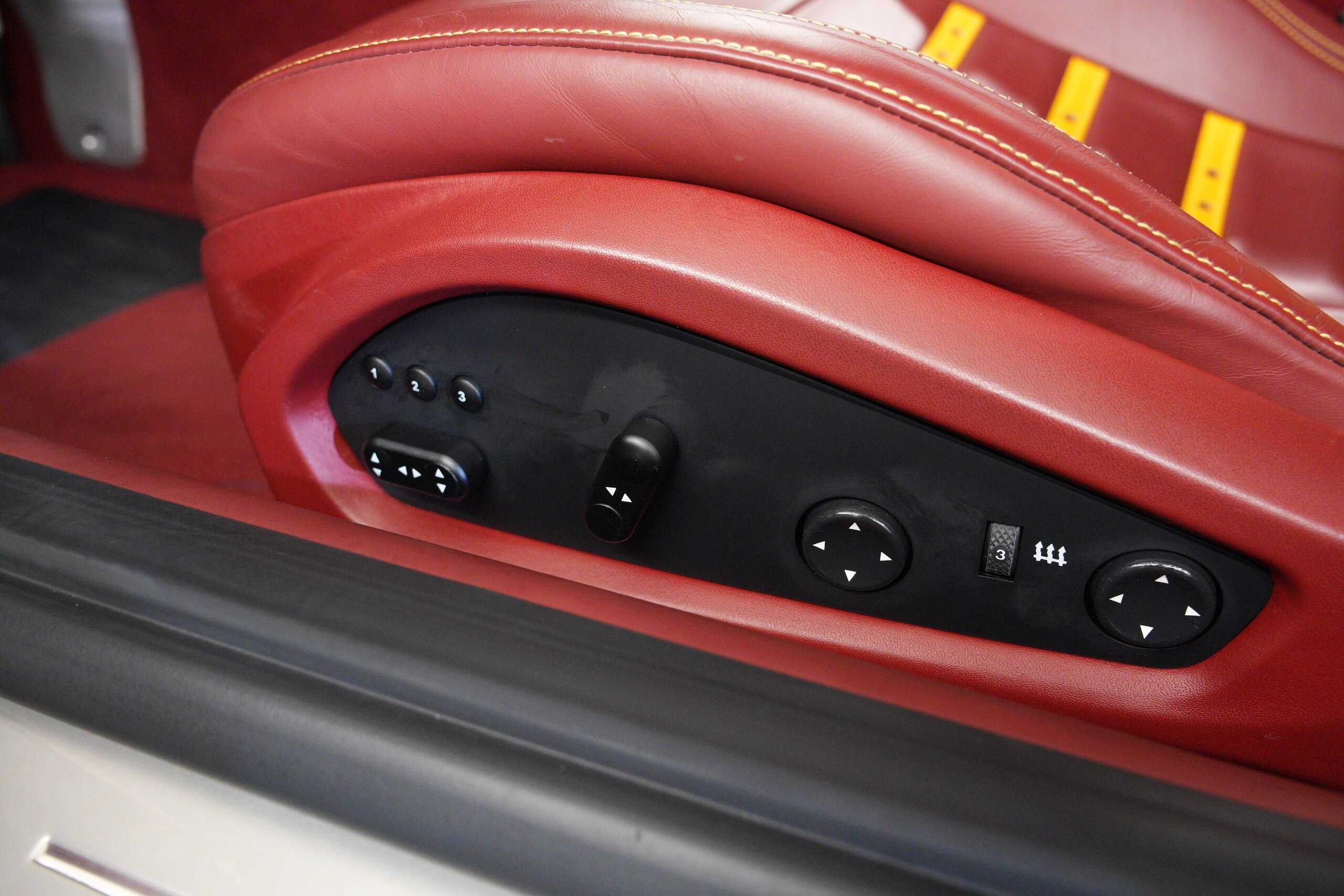 2013 Ferrari F12 Berlinetta — Photo 9 / 22