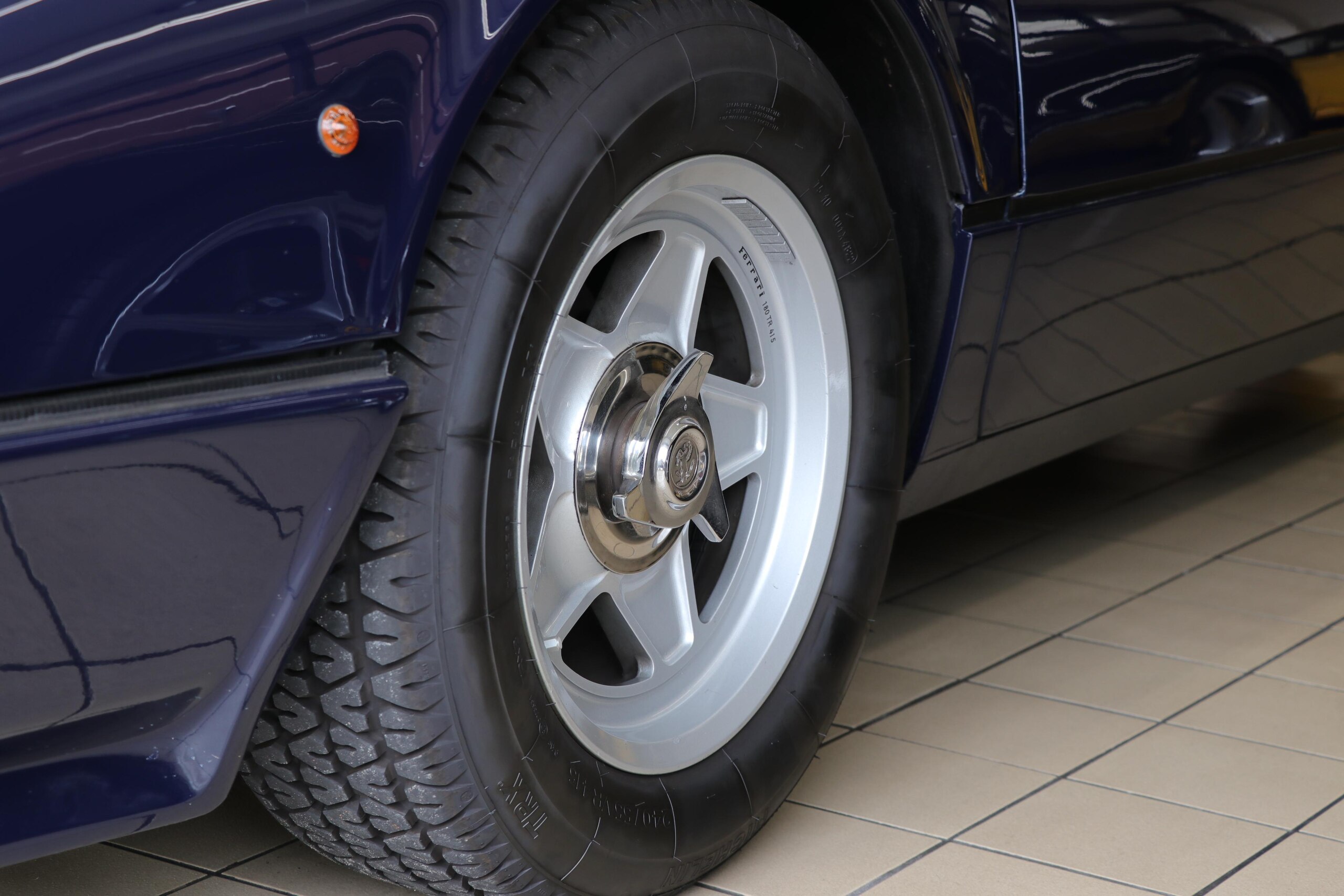 1982 Ferrari 512 BBi — Photo 14 / 19