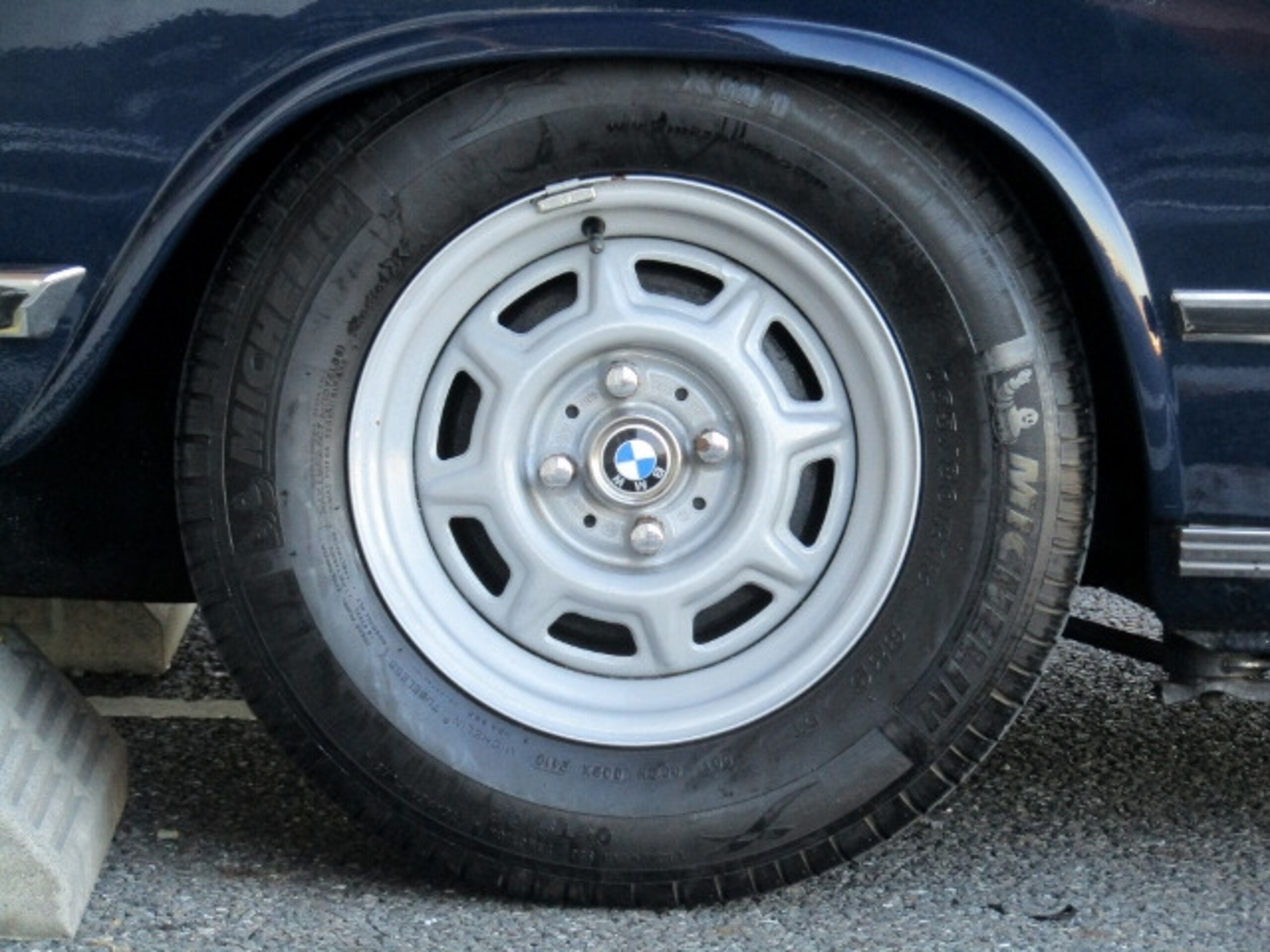 1977 BMW 2002 — Photo 8 / 15