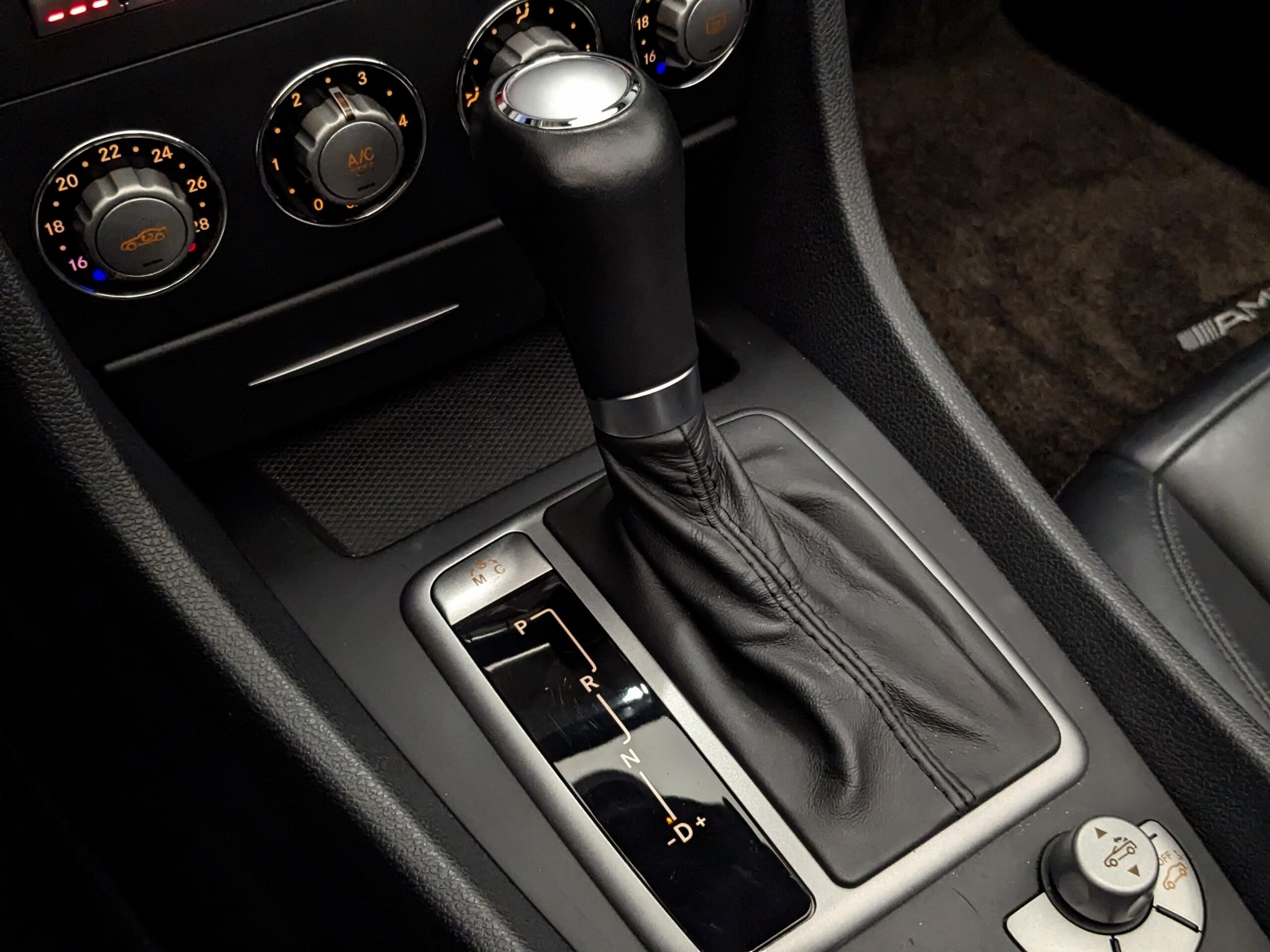 2007 Mercedes Benz SLK55 AMG — Photo 16 / 24