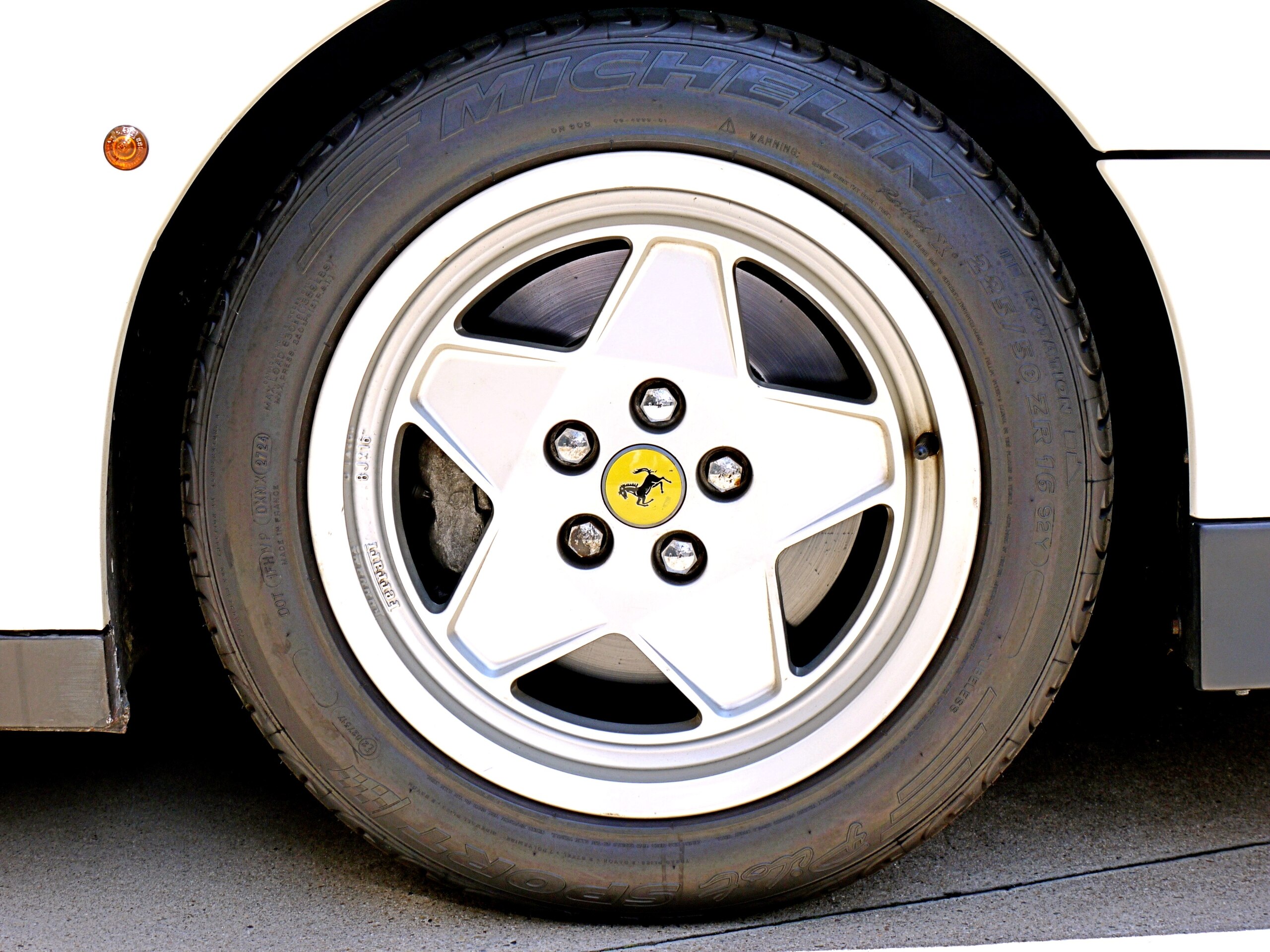 1989 Ferrari Testarossa — Photo 14 / 16
