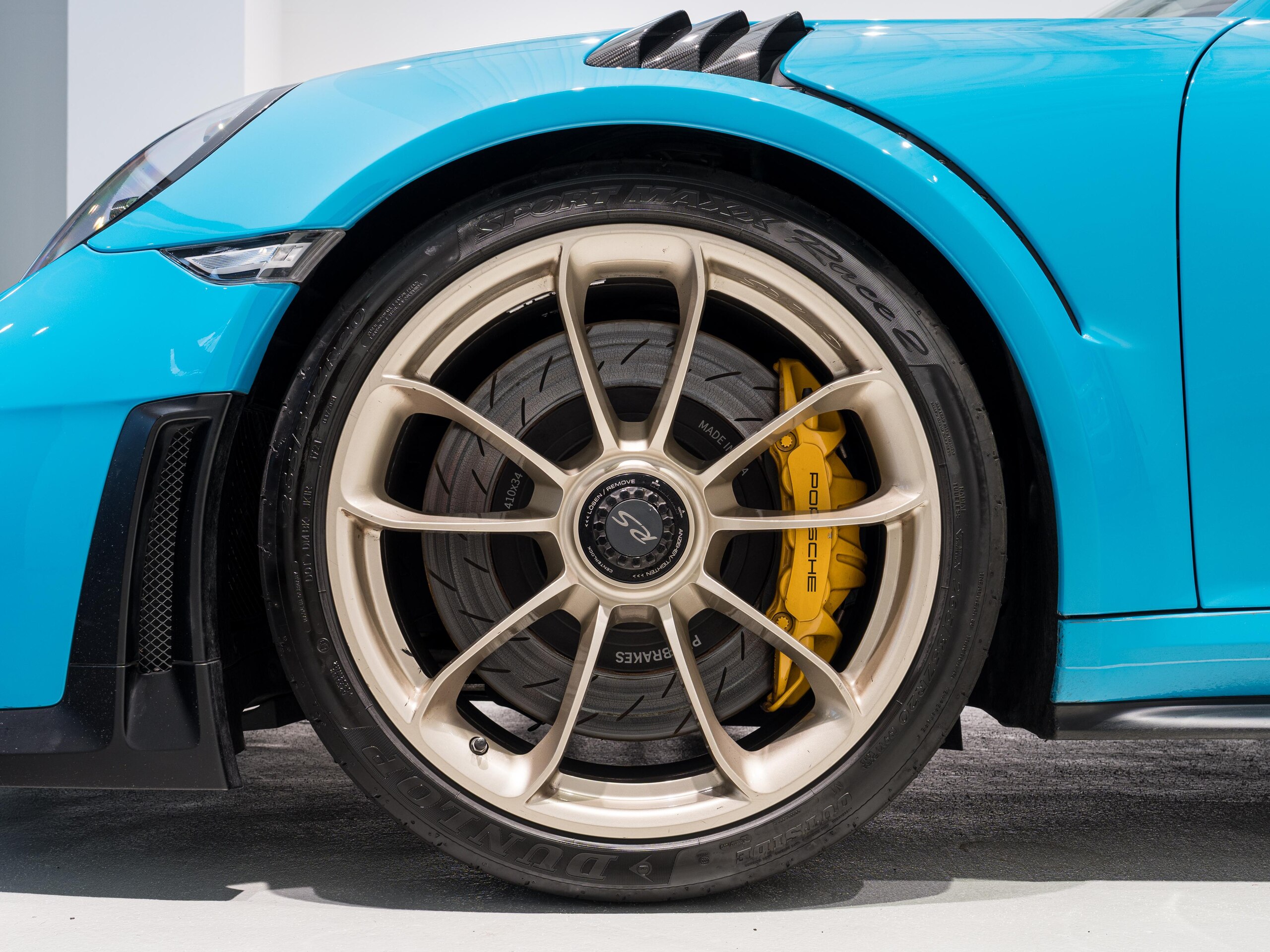 2019 Porsche 911 GT2 RS — Photo 17 / 20