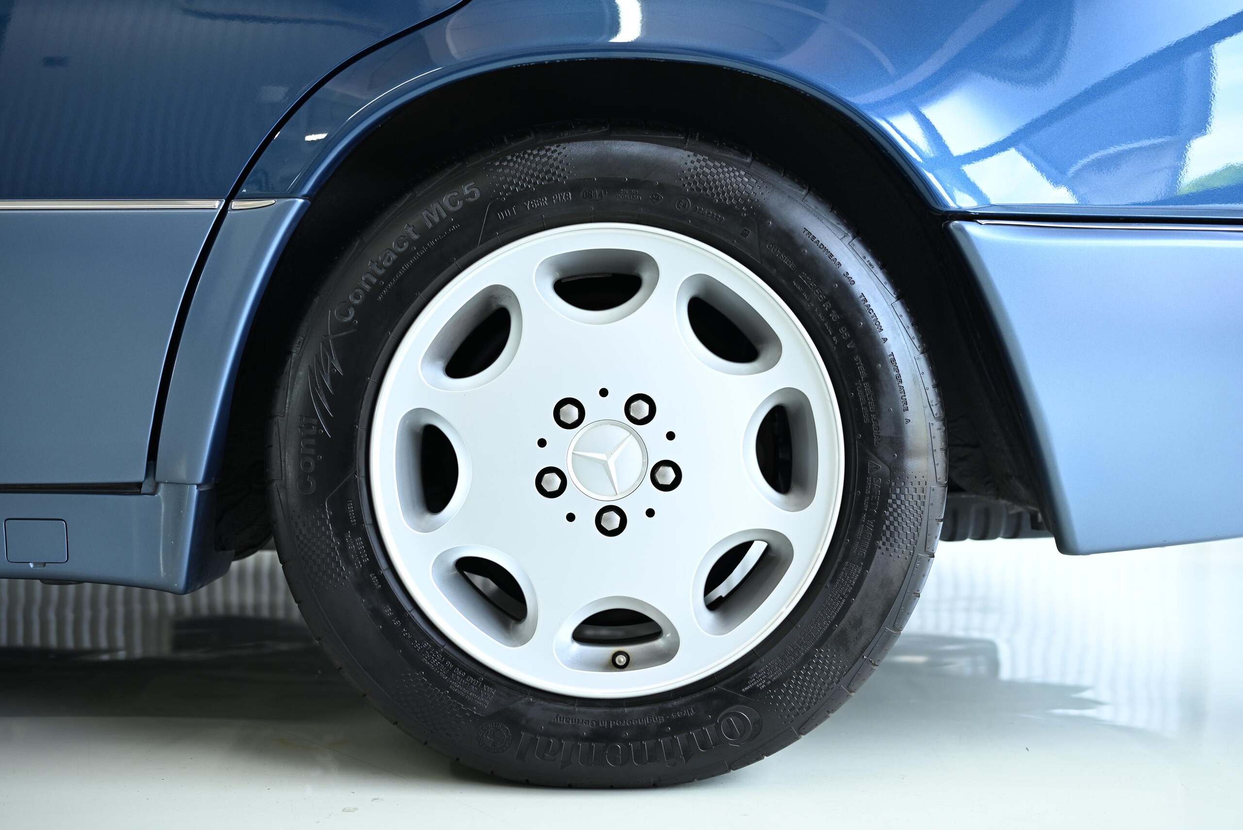 1994 Mercedes Benz E500 — Photo 31 / 74