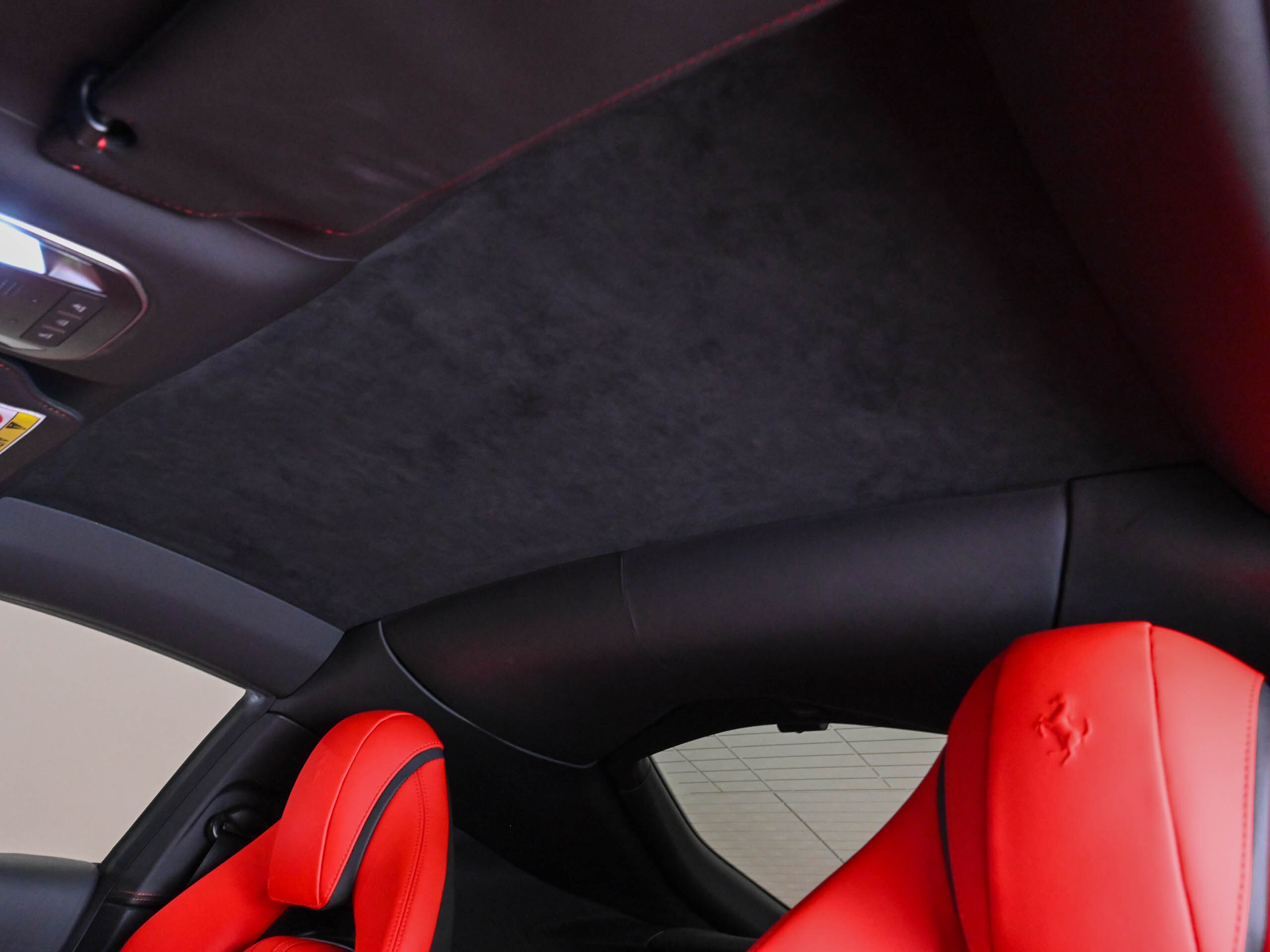 2019 Ferrari 812 Superfast — Photo 12 / 21