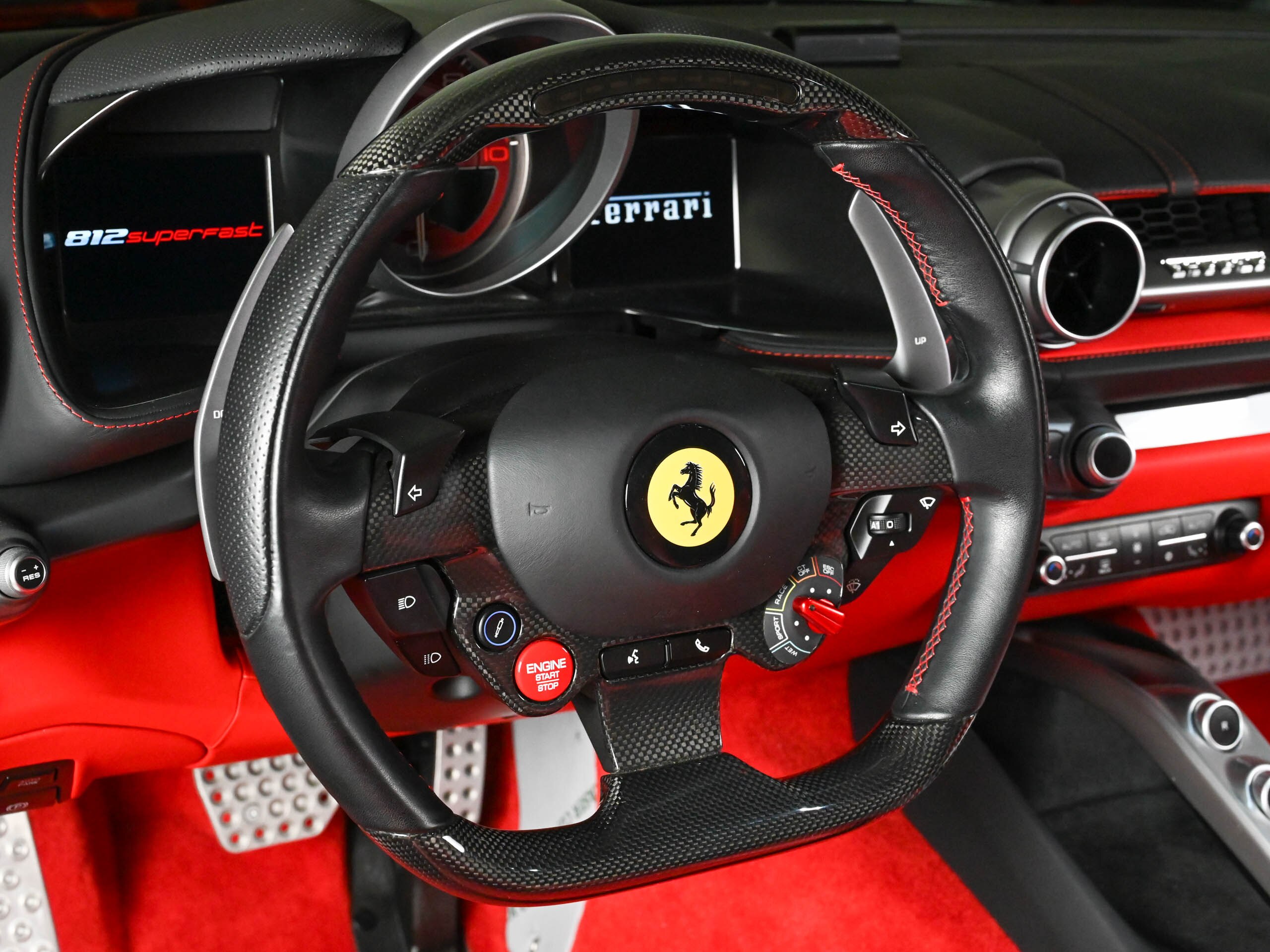 2019 Ferrari 812 Superfast — Photo 10 / 21