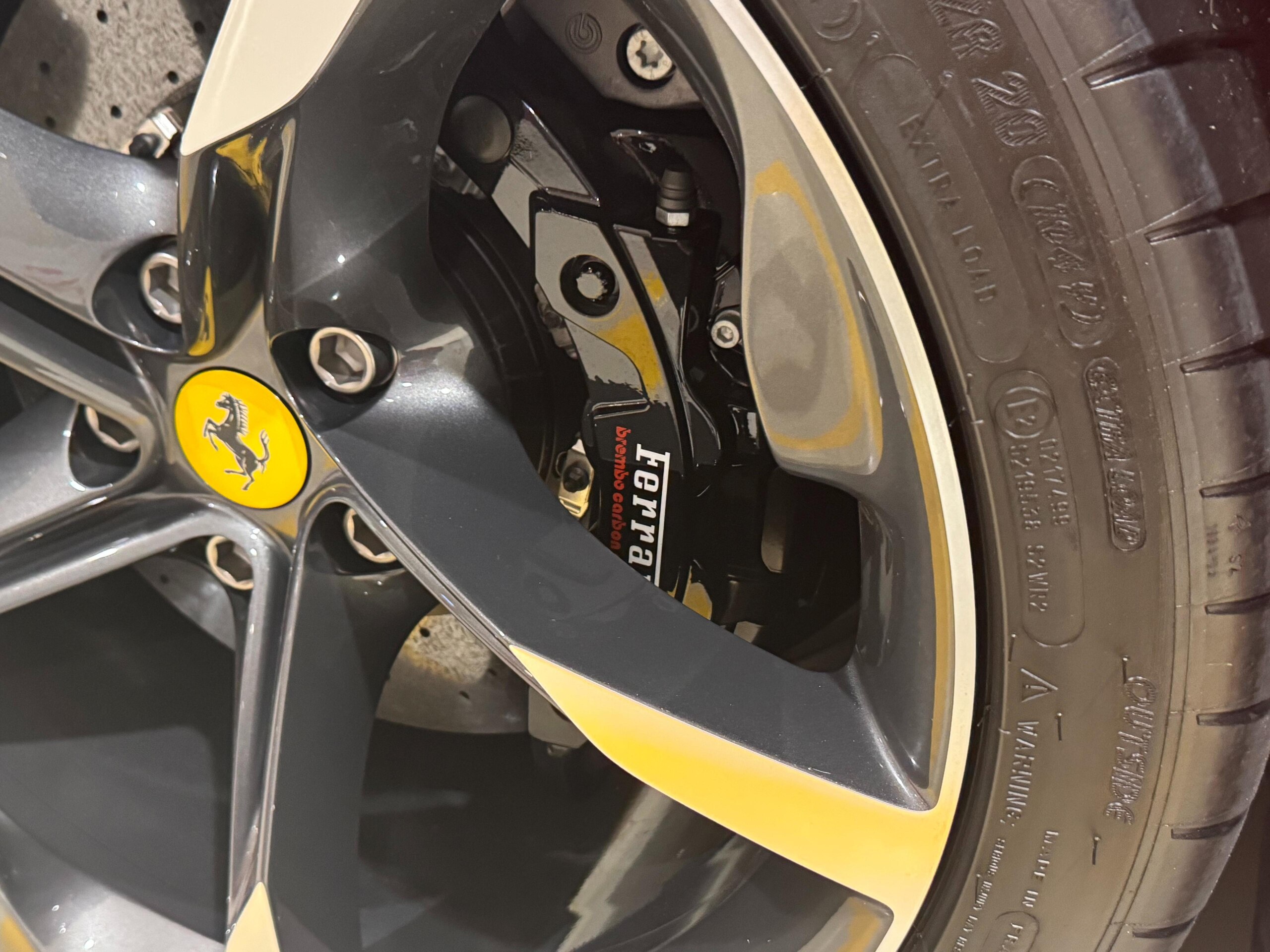 2021 Ferrari SF90 Stradale — Photo 27 / 29
