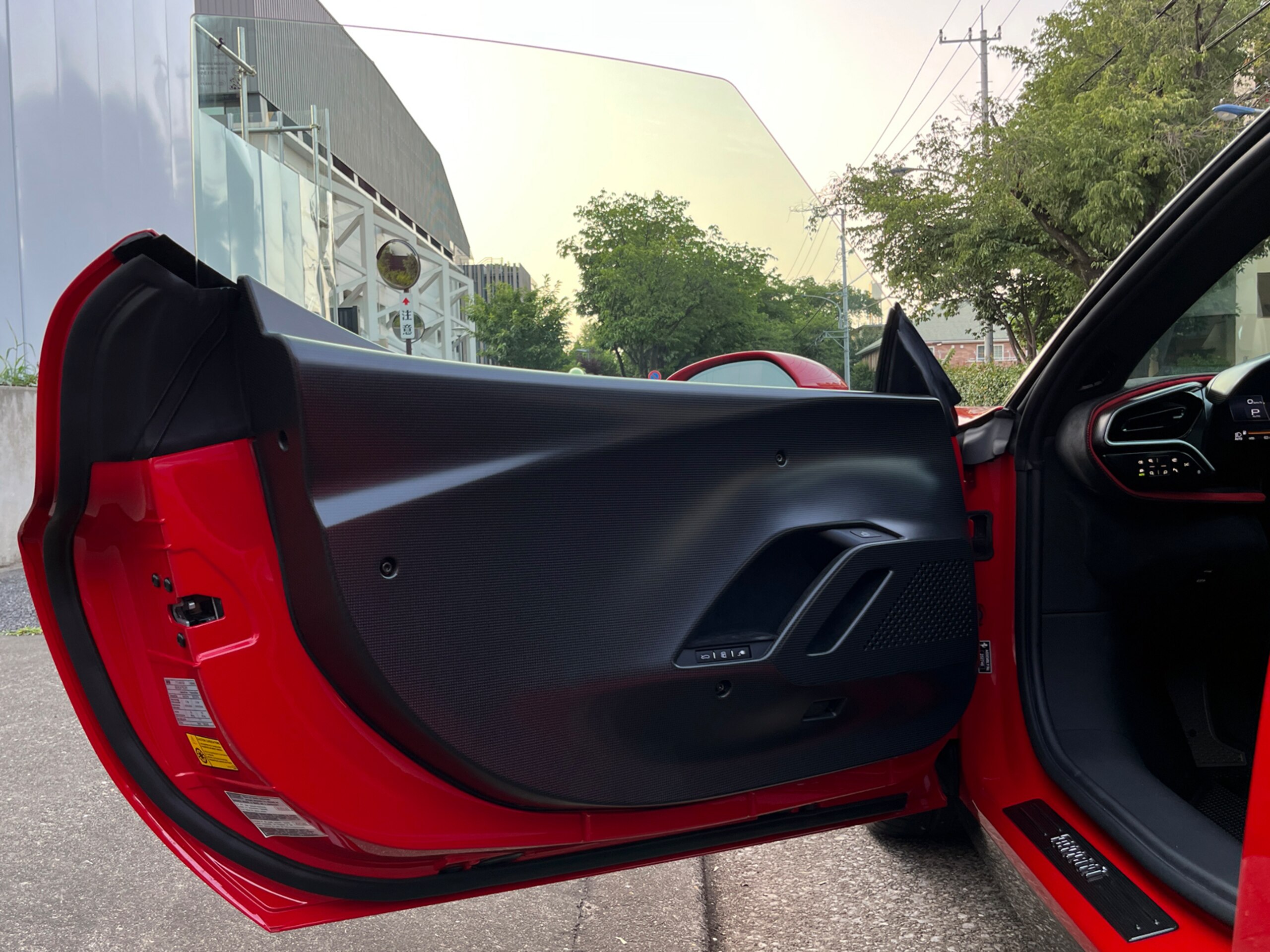 2026 Ferrari 296 Speciale — Photo 17 / 28